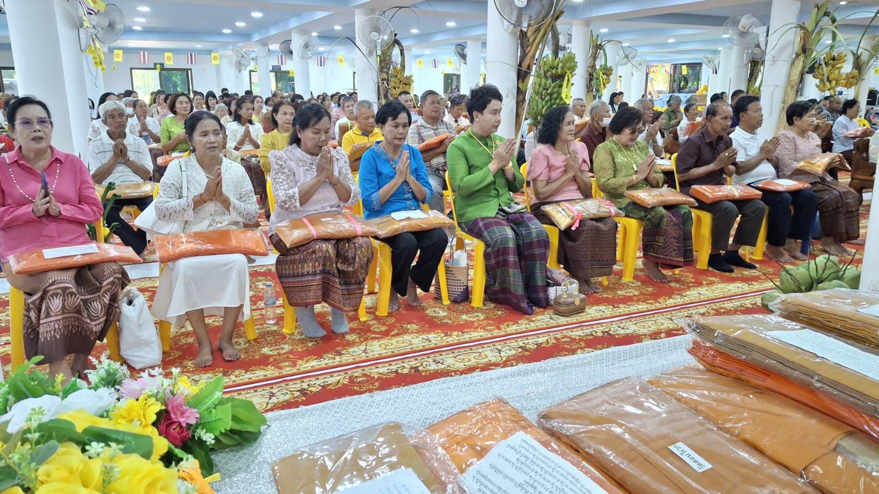 ภาพร่วมพิธีกรรมวัดราษฎร์เจริญผล