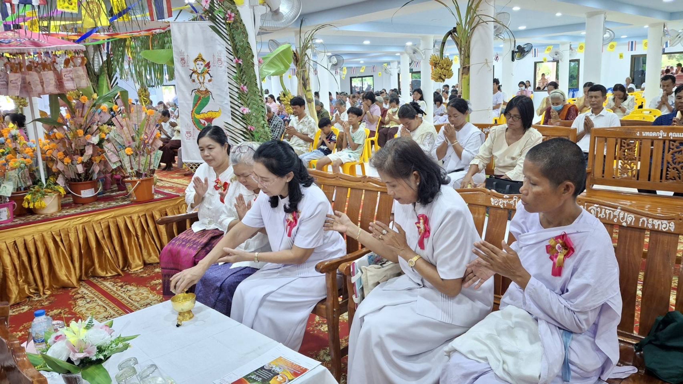 ภาพร่วมพิธีกรรมวัดราษฎร์เจริญผล