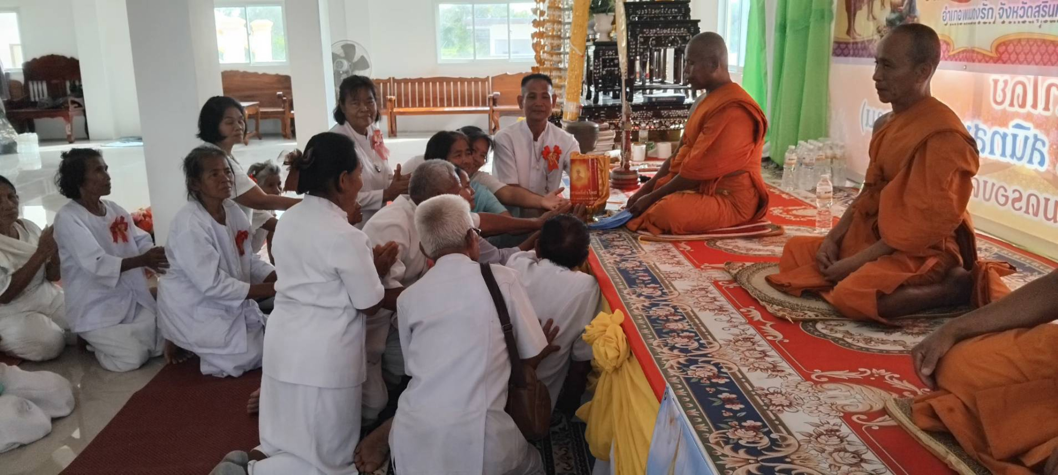 ภาพร่วมพิธีกรรมวัดสมสุธาวาส