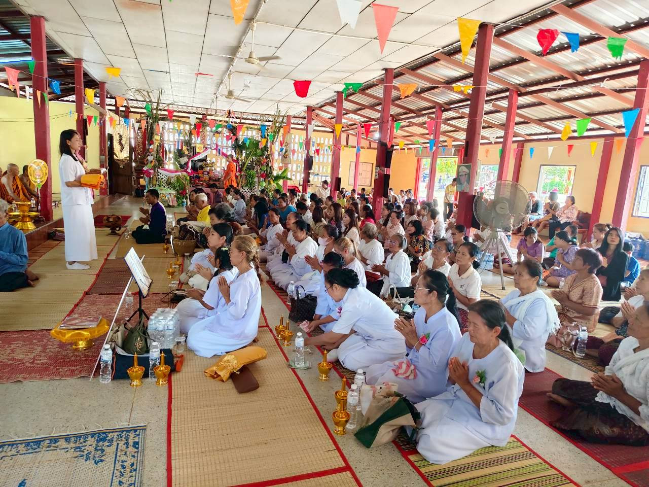 ภาพร่วมพิธีกรรมวัดบ้านเลิงใต้