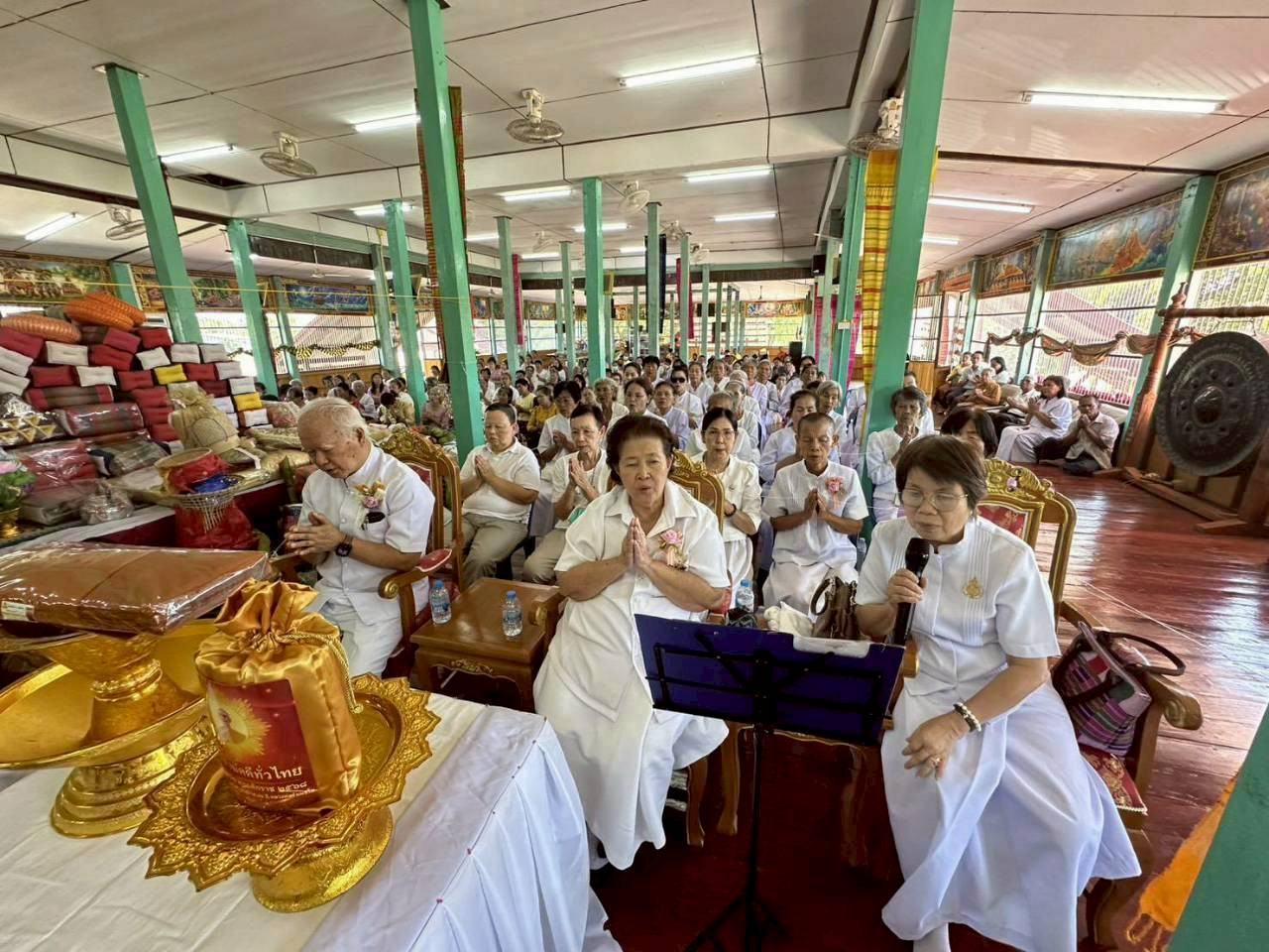 ภาพกล่าวคำถวายกฐินวัดใต้แวงน่าง