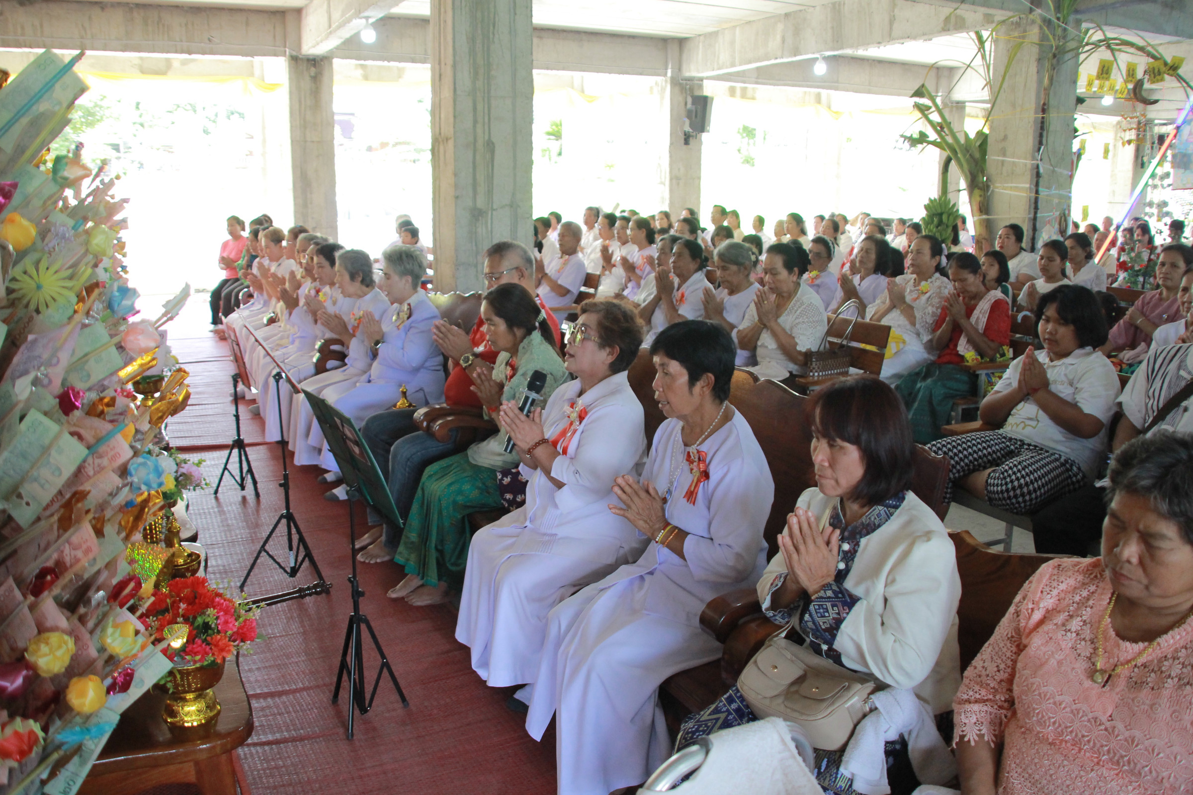 ภาพกล่าวคำถวายกฐินวัดแสงอรุณ