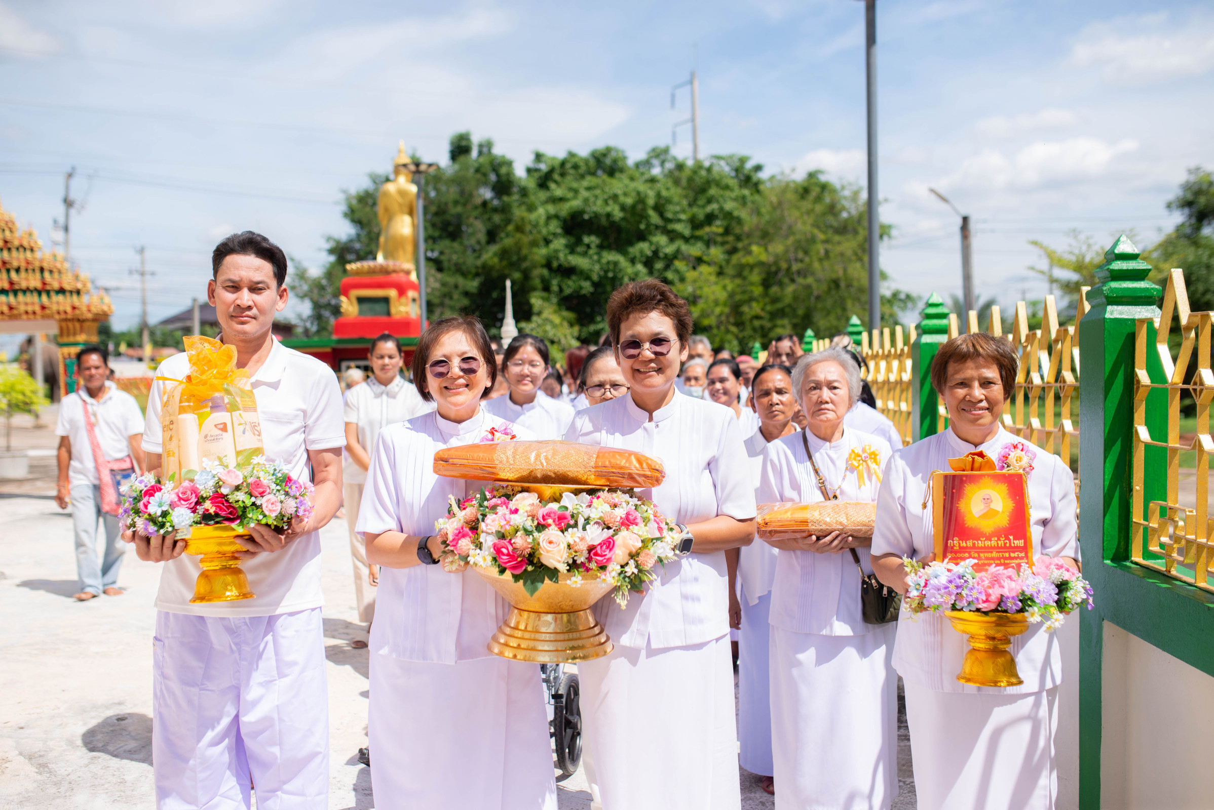 ภาพร่วมขบวนกฐินวัดดอนคนฑา