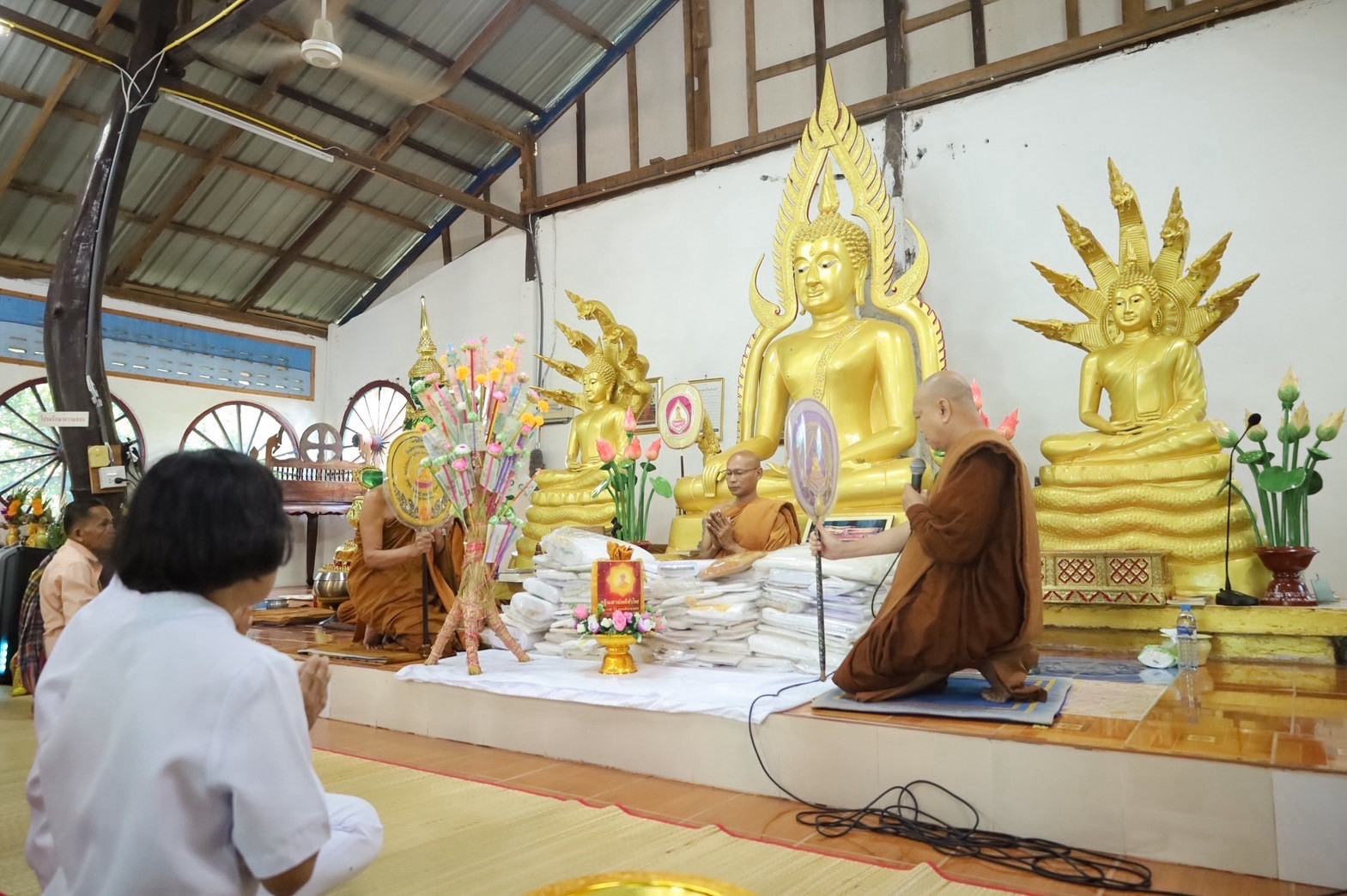 ภาพร่วมพิธีกรรมวัดป่าโพธิสมภาร