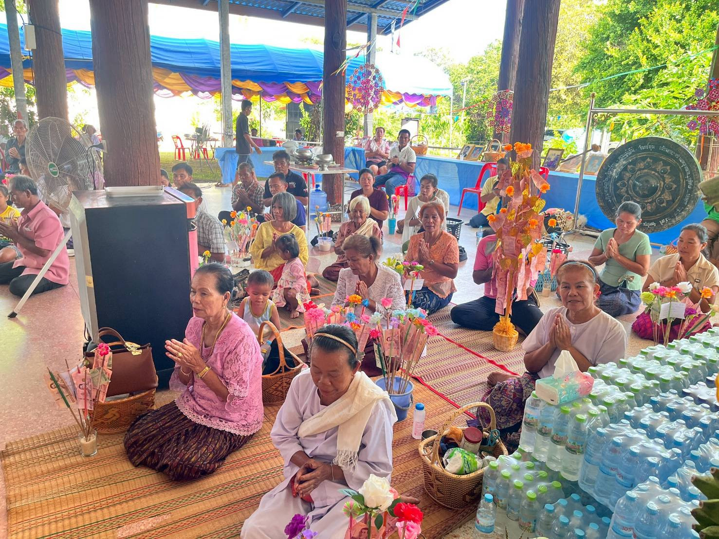 ภาพร่วมพิธีกรรมวัดบ้านสะแบงตาก