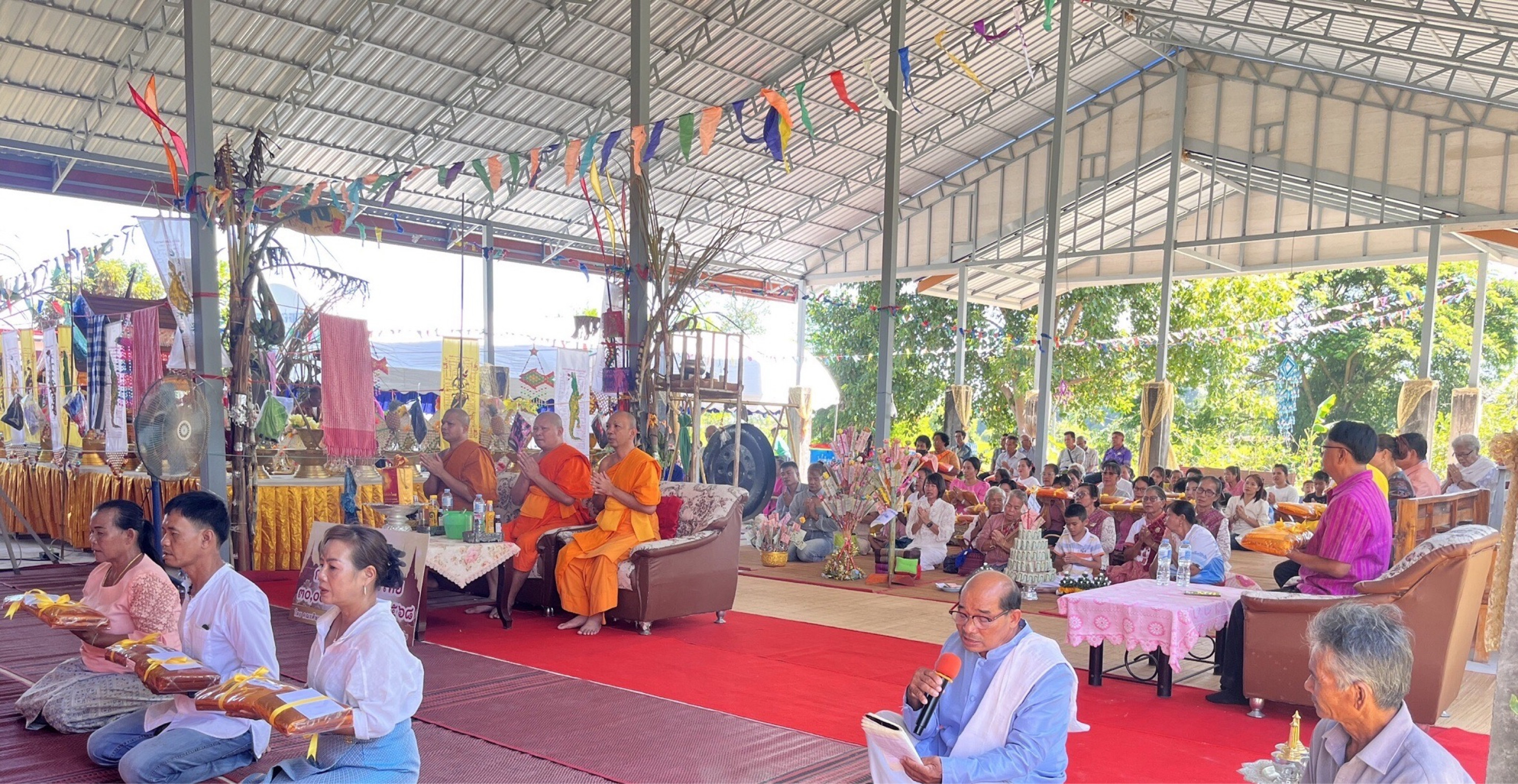 ภาพกล่าวคำถวายกฐินวัดบ้านดู่น้อย
