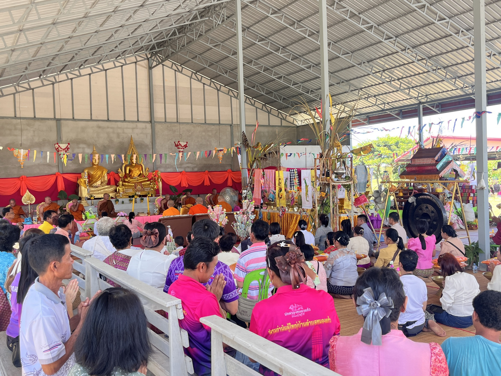 ภาพร่วมพิธีกรรมวัดบ้านดู่น้อย