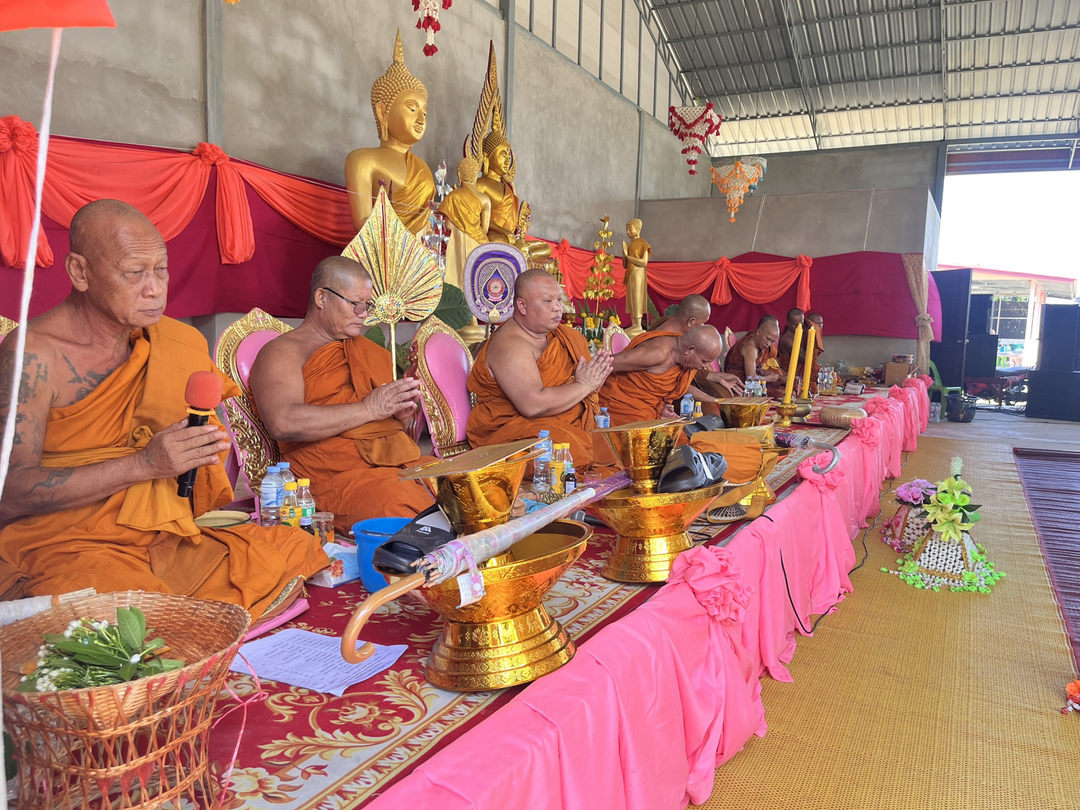 ภาพร่วมพิธีกรรมวัดบ้านดู่น้อย