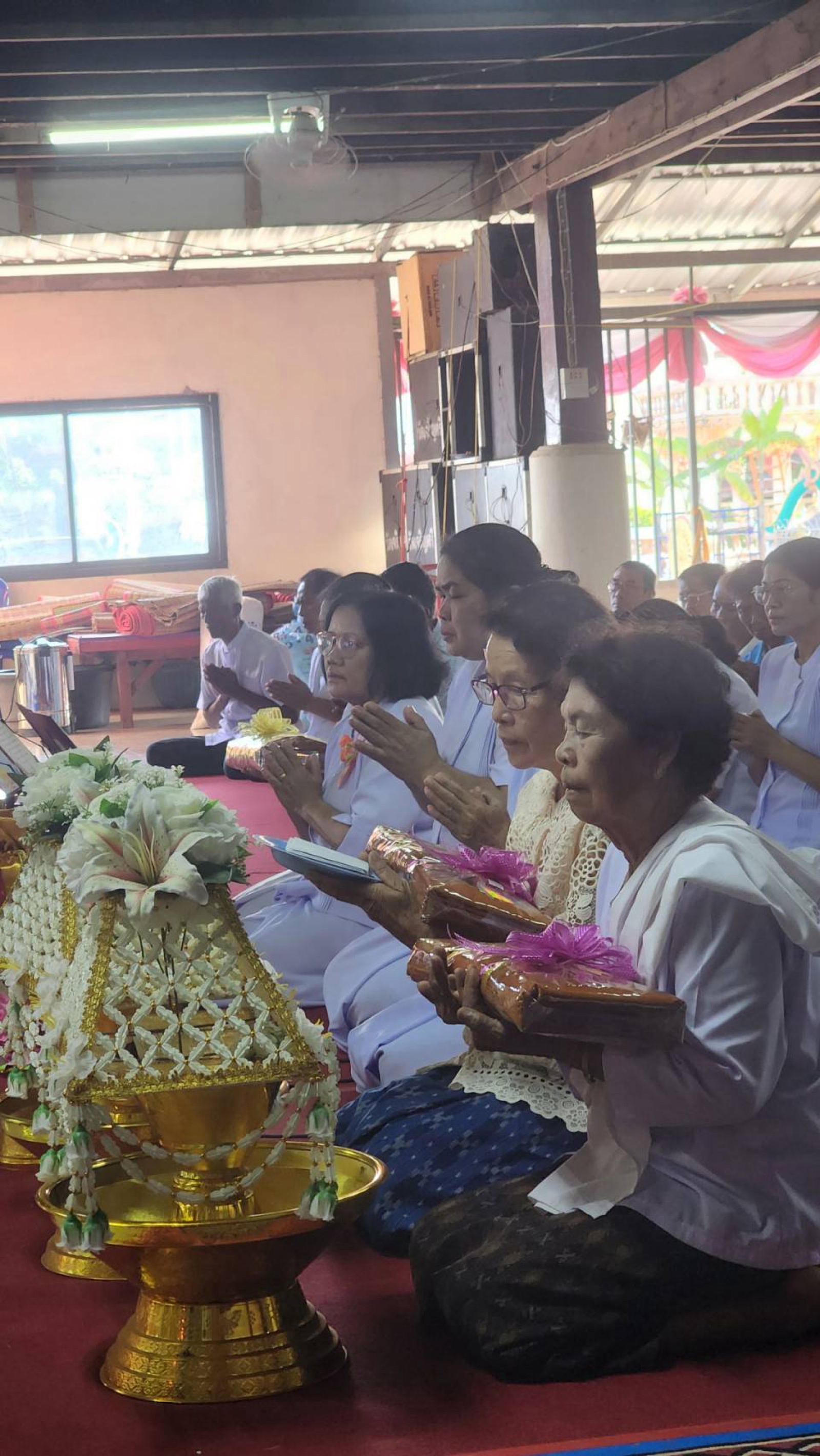 ภาพร่วมพิธีกรรมวัดเจริญศรี