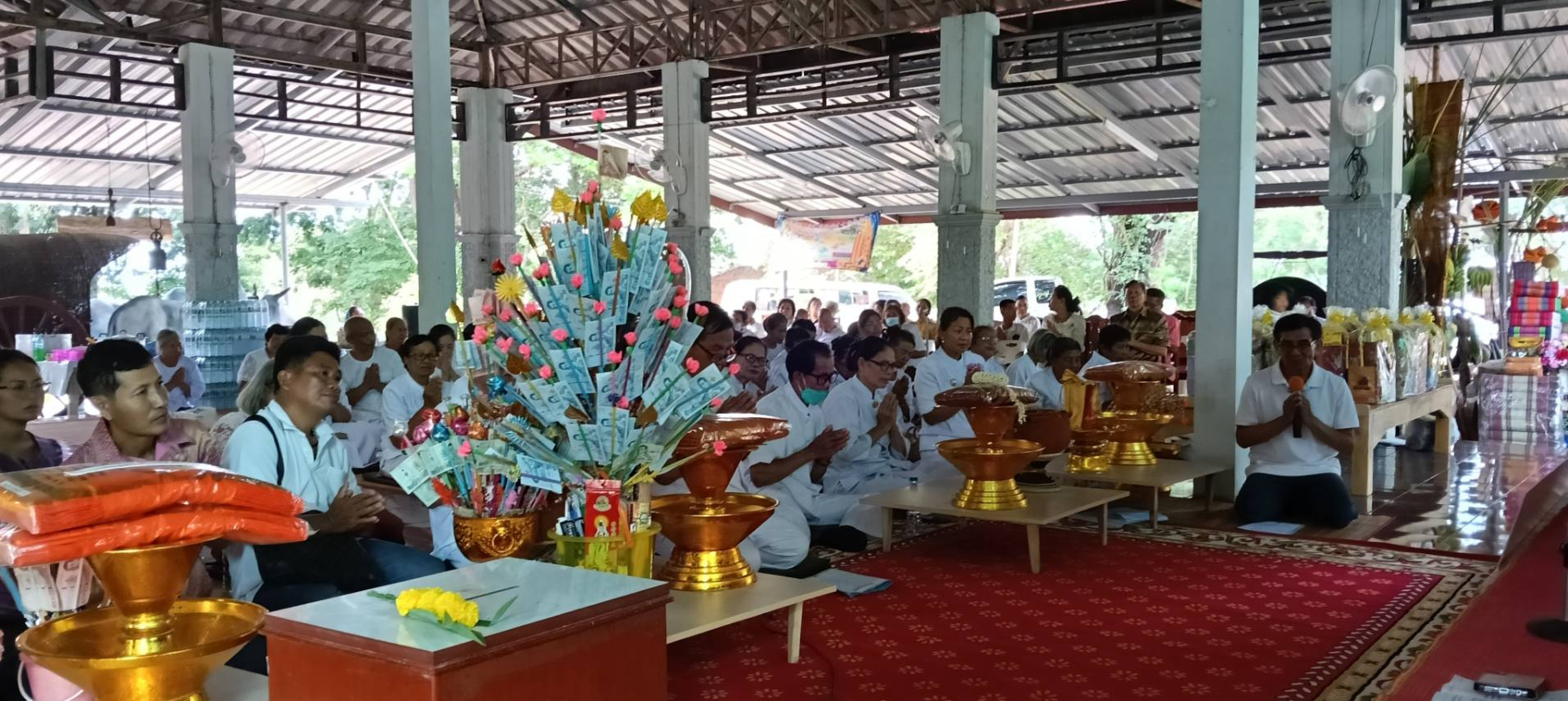 ภาพร่วมพิธีกรรมวัดเกาะบ่อพันขันรัตนโสภณ