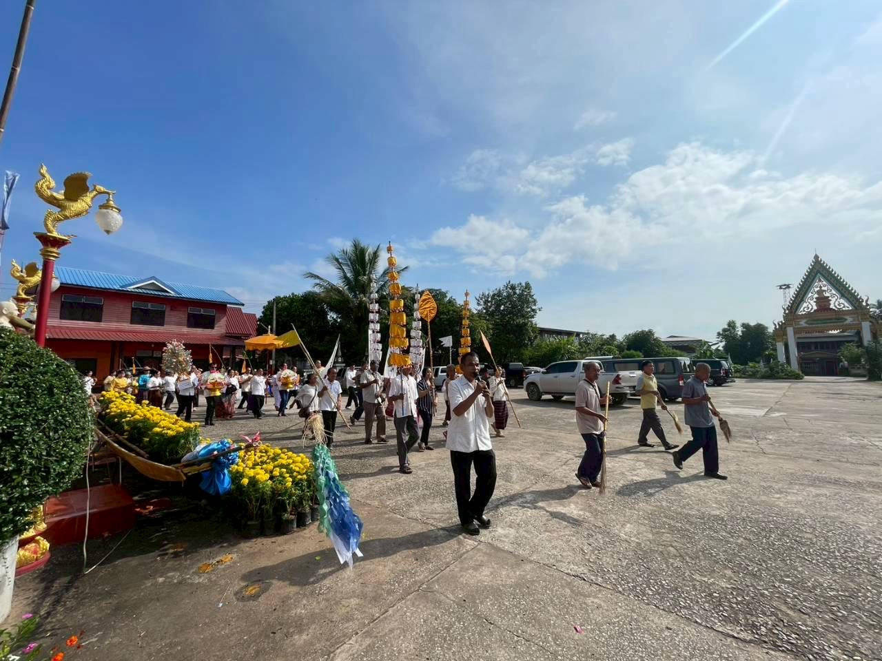 ภาพร่วมพิธีกรรมวัดโพธิ์ศรี