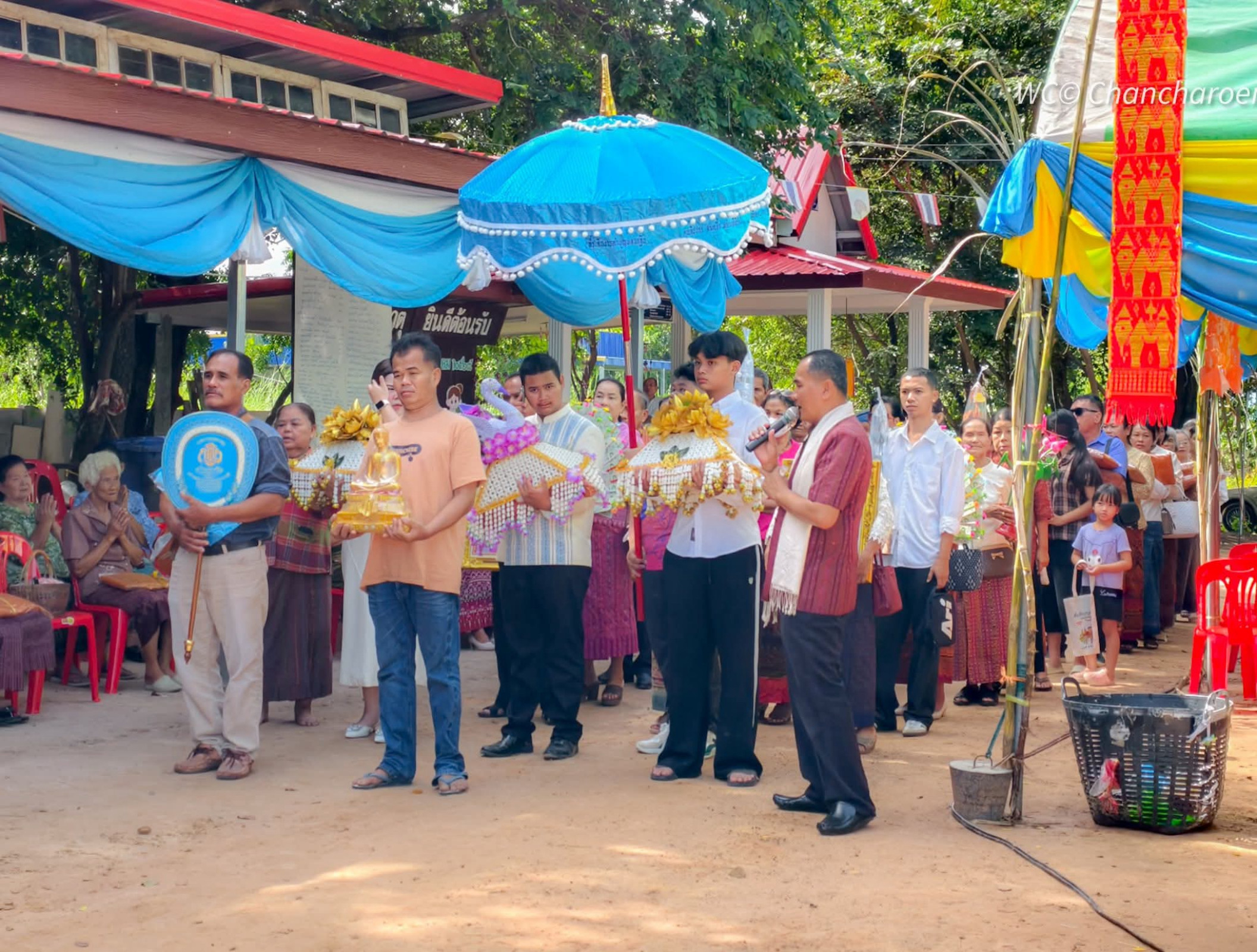 ภาพร่วมขบวนกฐินวัดดอนธาตุ