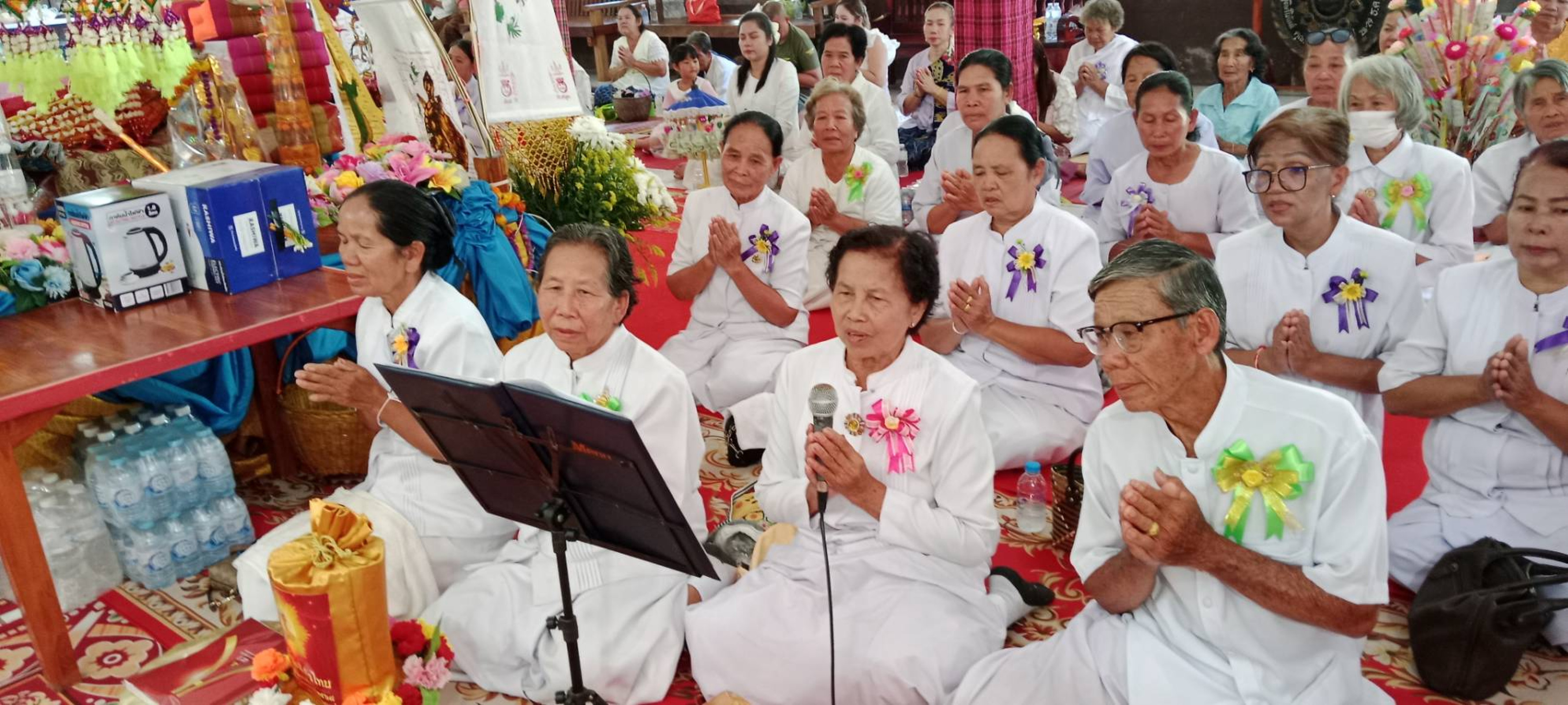 ภาพร่วมพิธีกรรมวัดไตรทอง