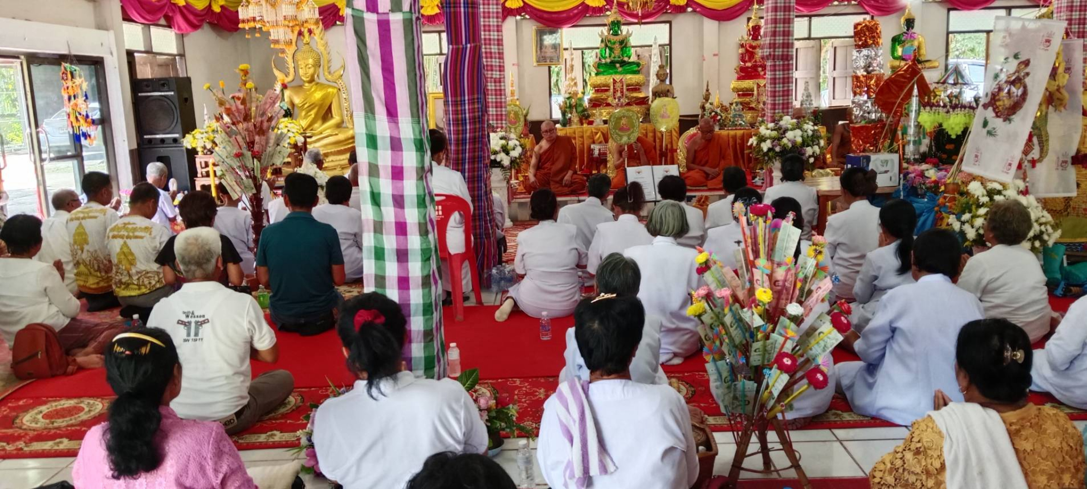 ภาพร่วมพิธีกรรมวัดไตรทอง