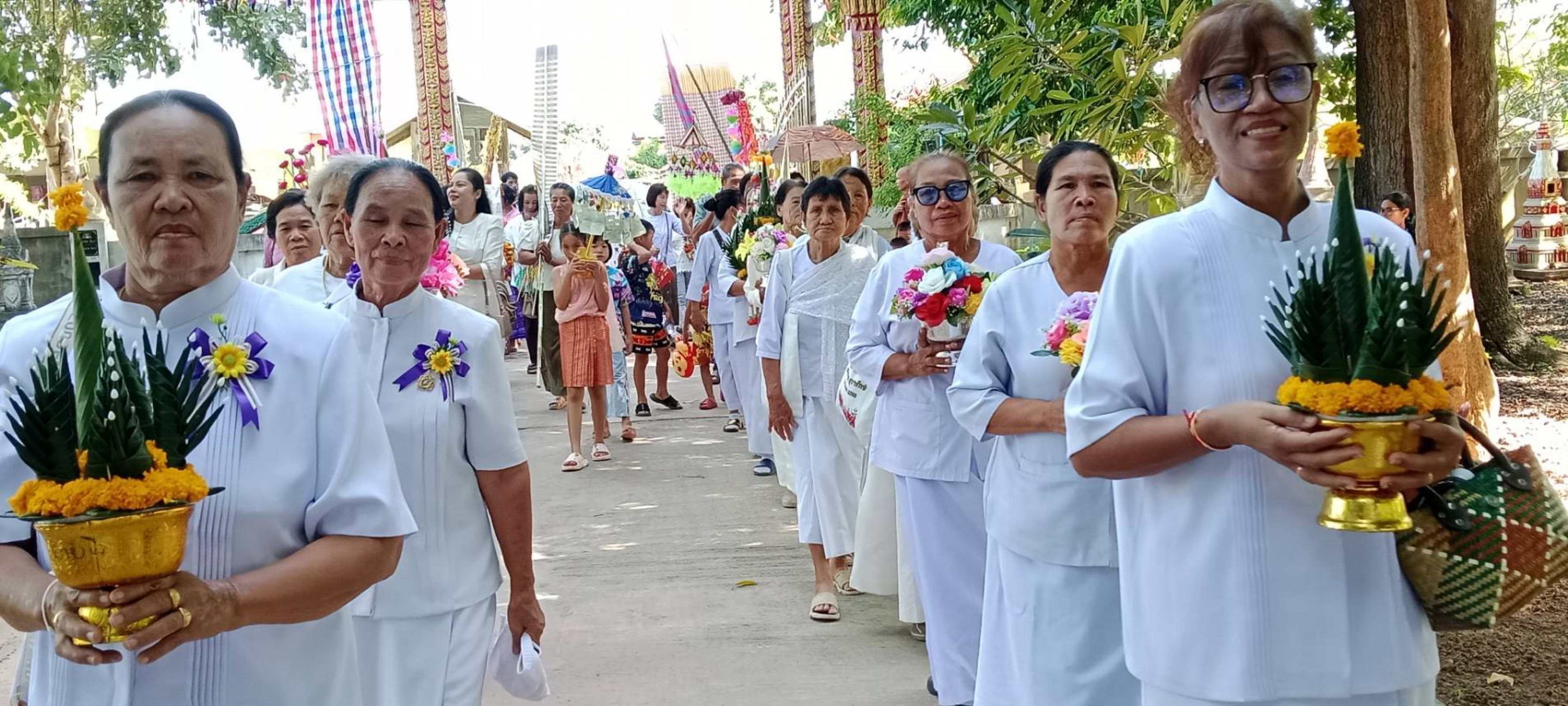 ภาพร่วมพิธีกรรมวัดไตรทอง