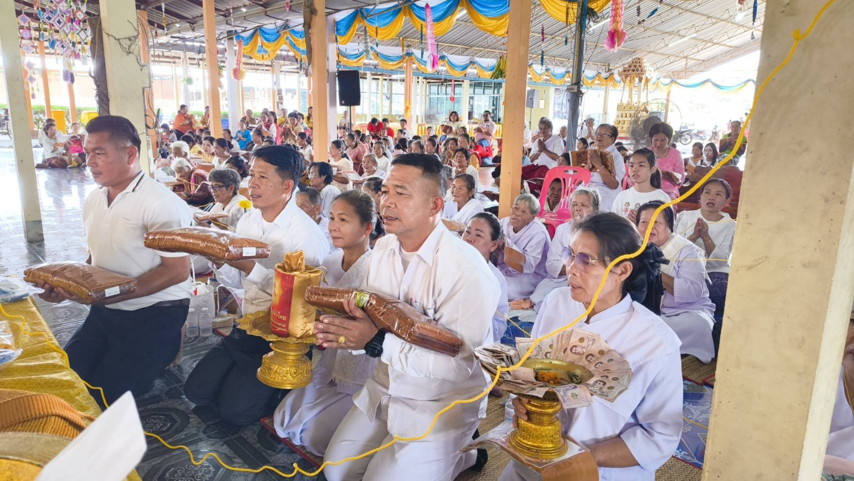 ภาพร่วมพิธีกรรมวัดคูเมือง