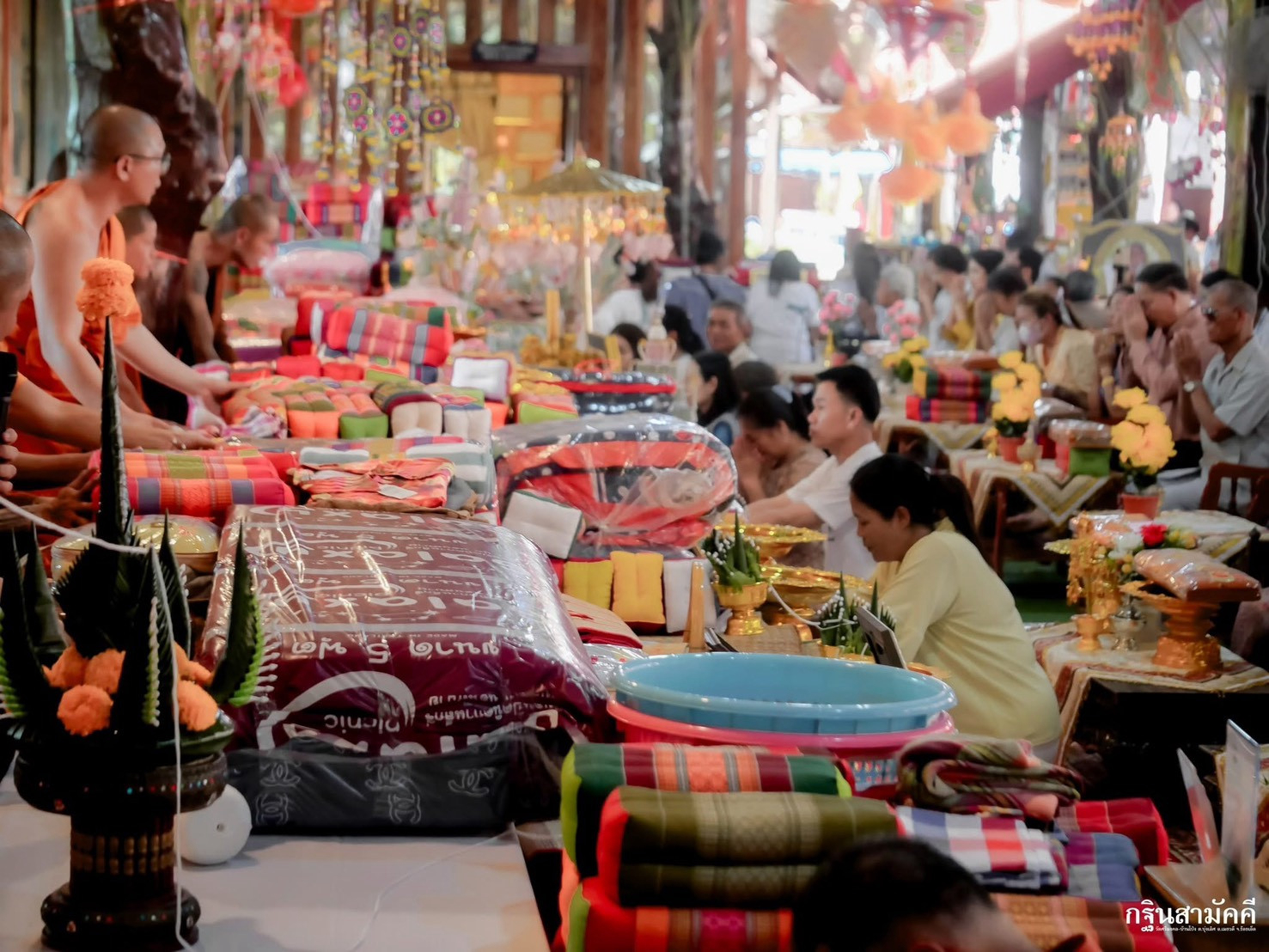ภาพร่วมพิธีกรรมวัดศรีมงคล