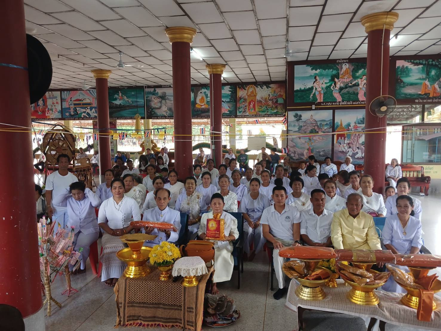 ภาพร่วมพิธีกรรมวัดเนินสง่าสามัคคี