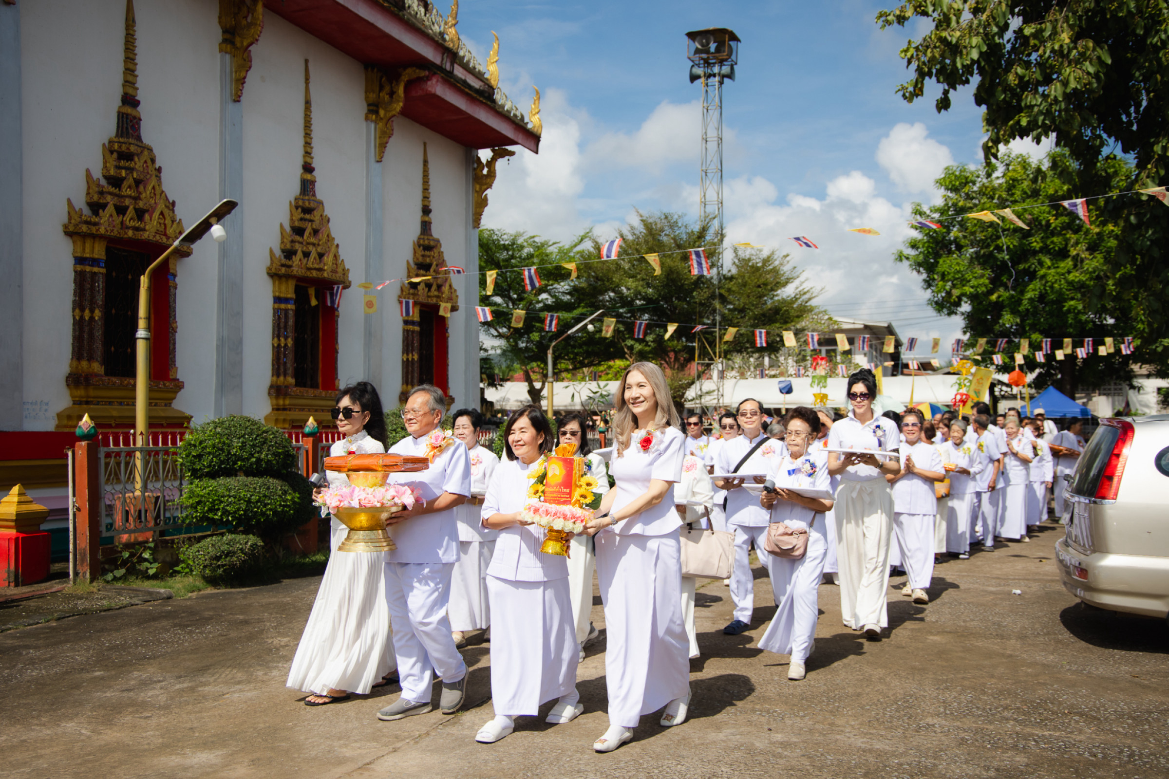 ภาพร่วมขบวนกฐินวัดศรีชมชื่น