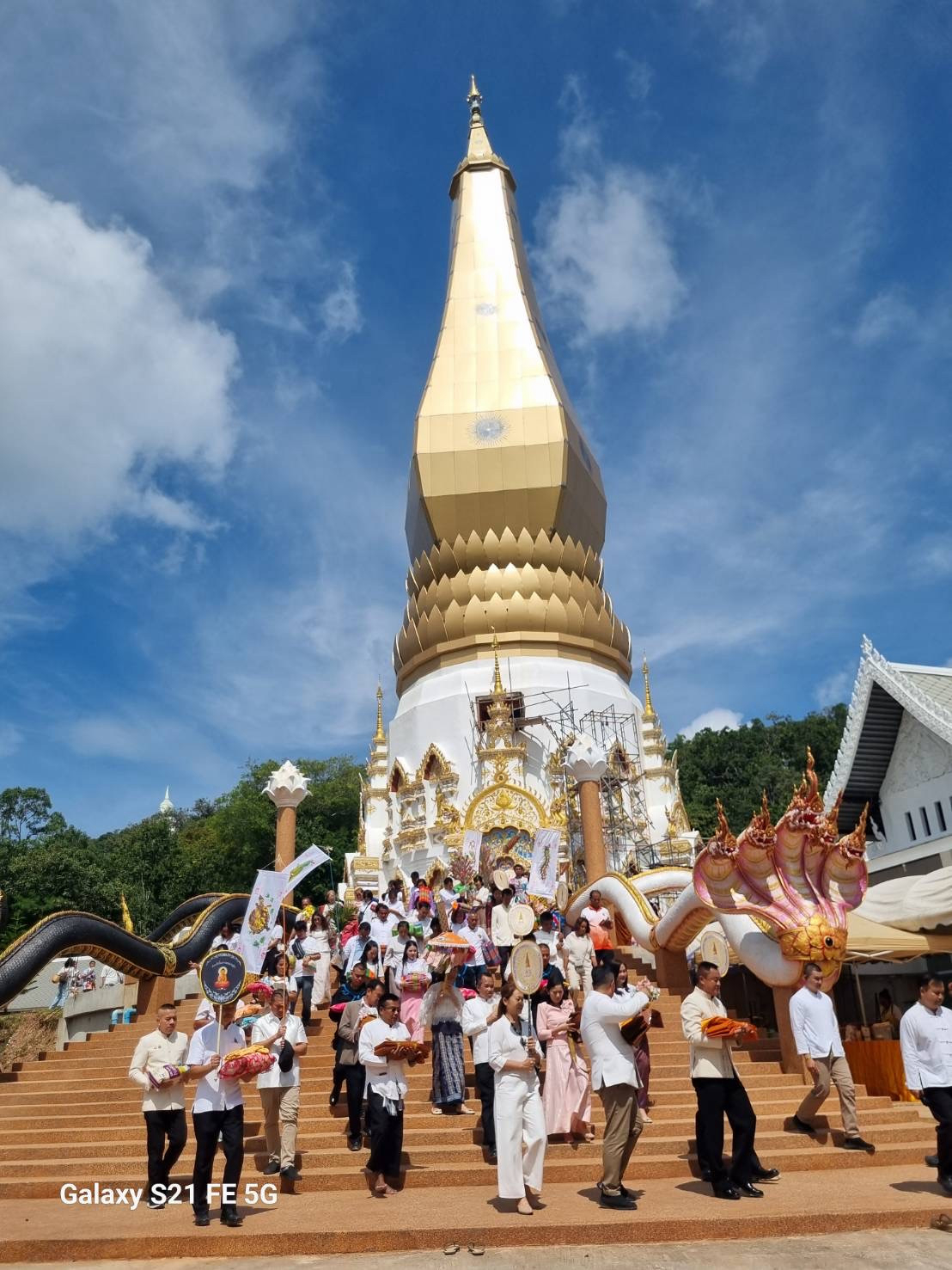 ภาพร่วมพิธีกรรมวัดโพนทอง