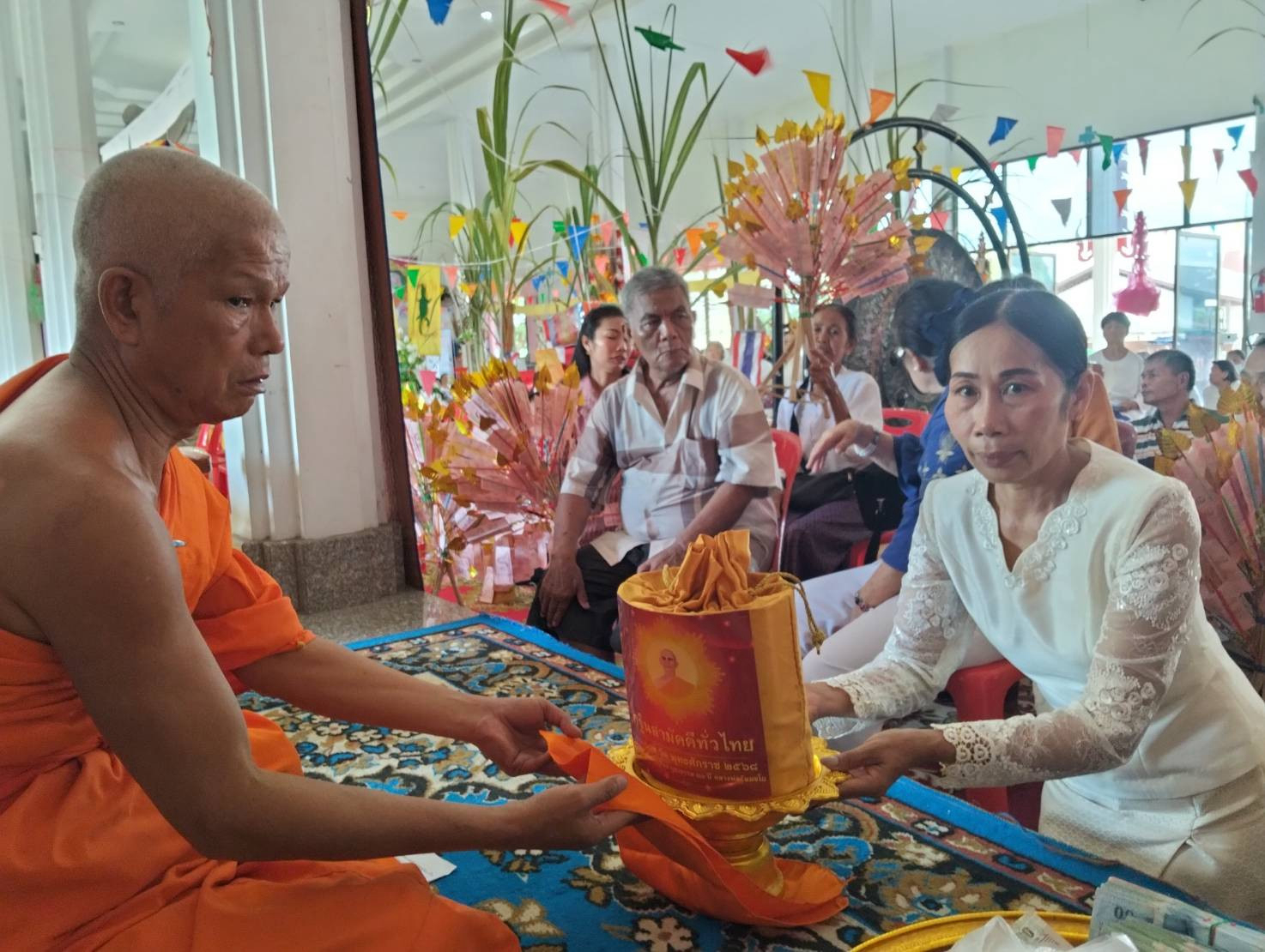 ภาพร่วมพิธีกรรมวัดหนองใหญ่