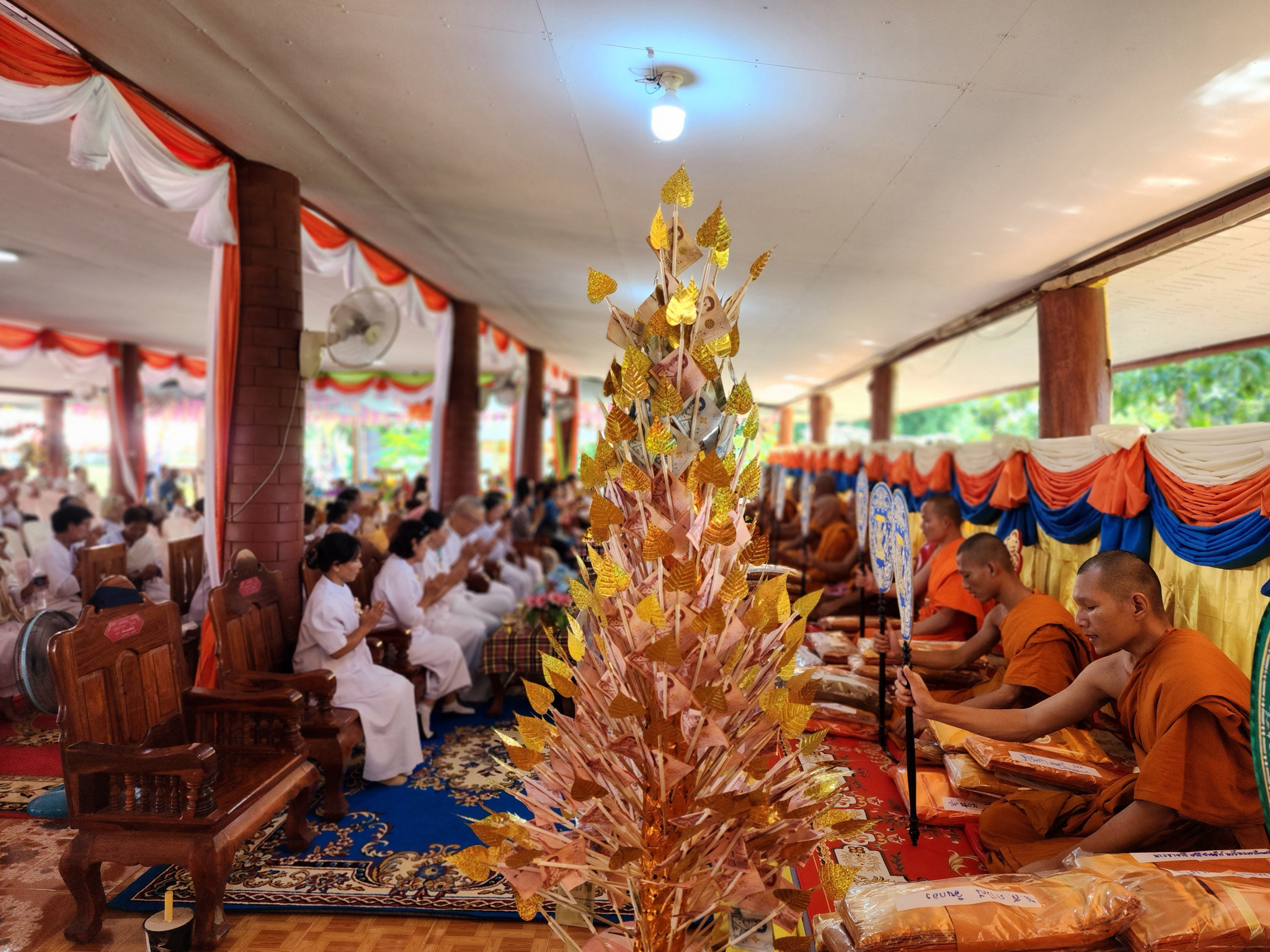 ภาพร่วมพิธีกรรมวัดมรรคาคีรีขันธ์