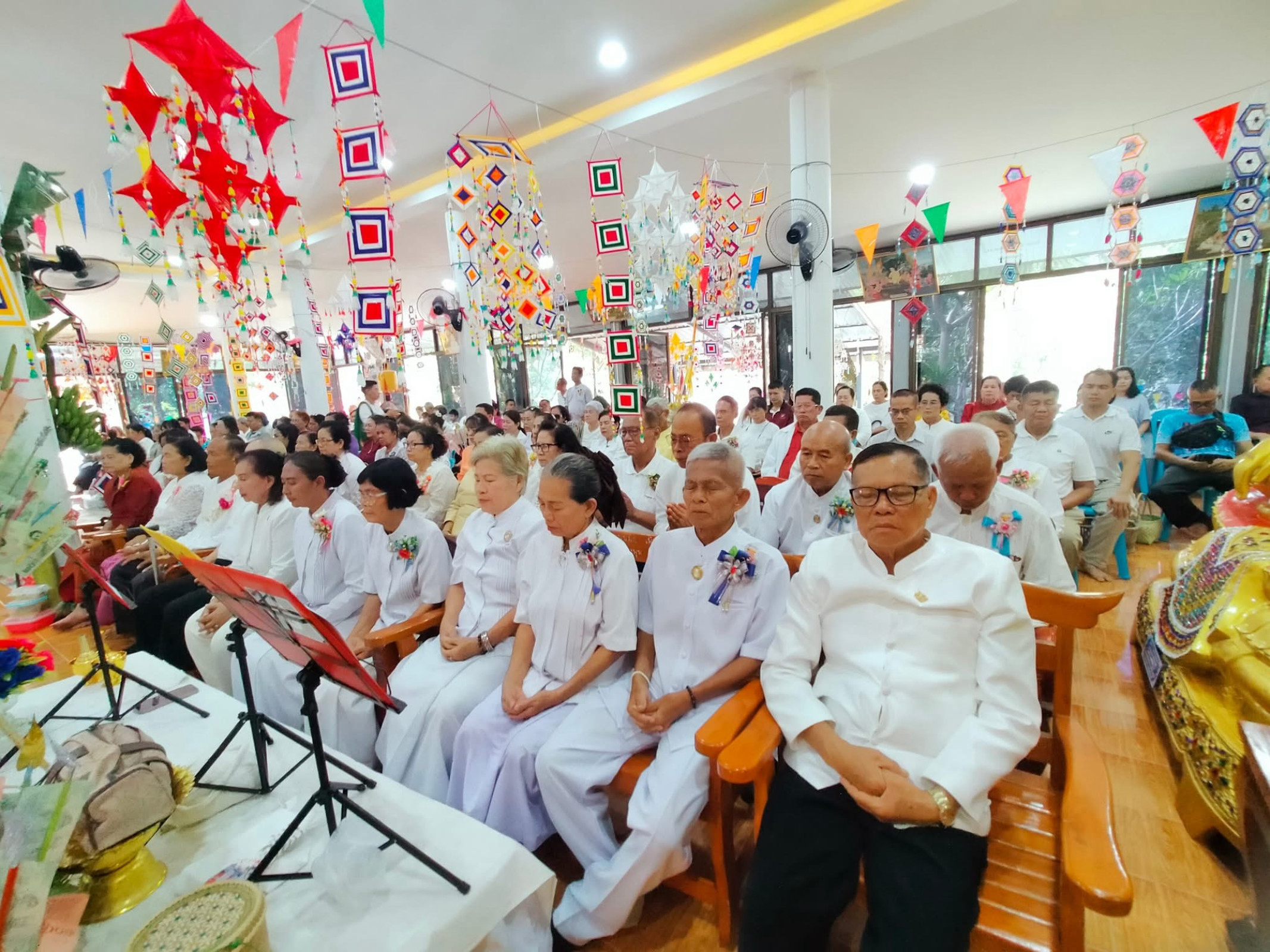 ภาพร่วมพิธีกรรมวัดเทพนิมิต