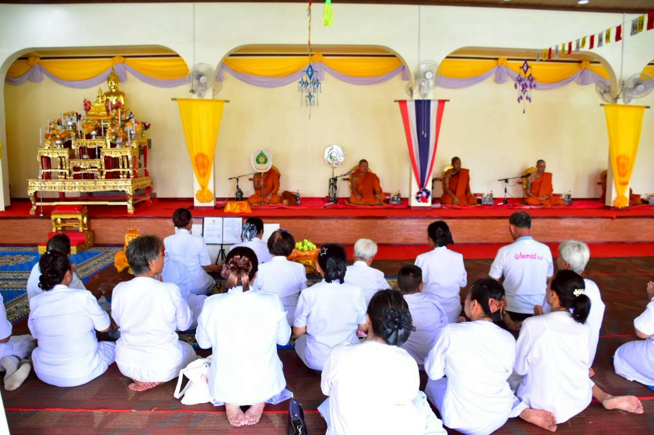 ภาพร่วมพิธีกรรมวัดโพธิ์ศรี