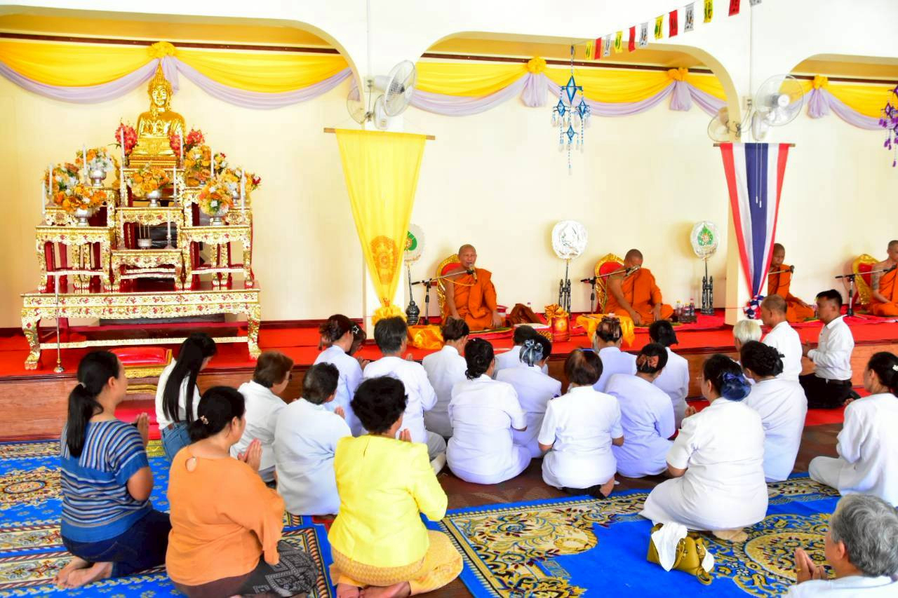 ภาพร่วมพิธีกรรมวัดโพธิ์ศรี