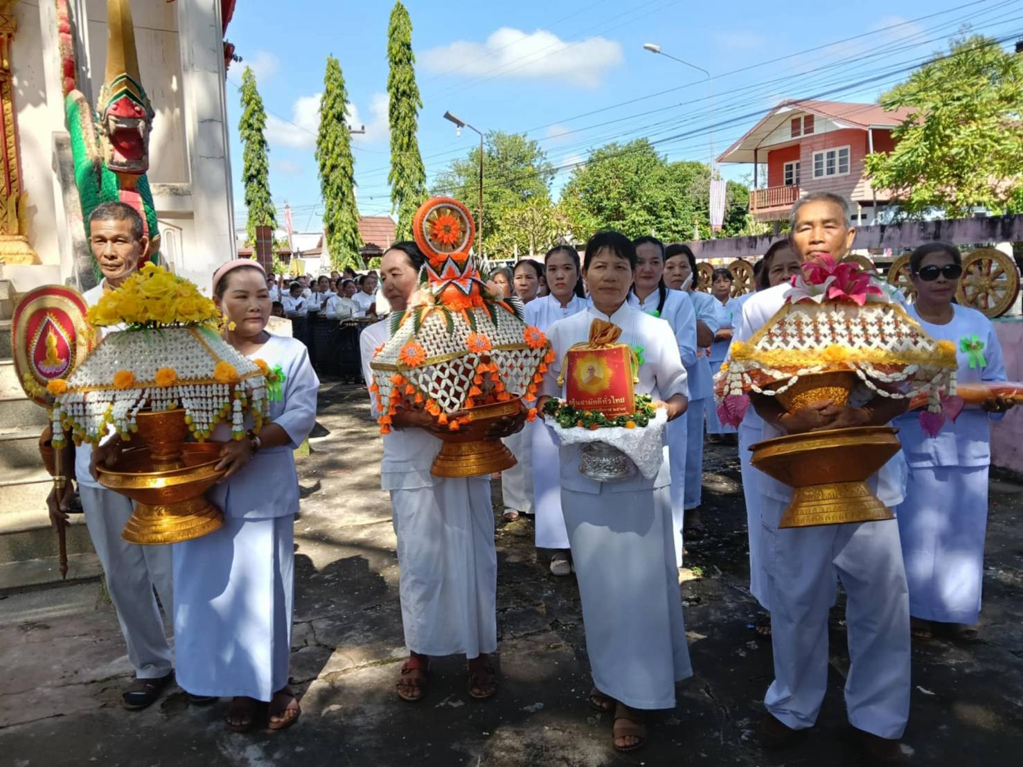 ภาพร่วมขบวนกฐินวัดโพธิ์ชัย
