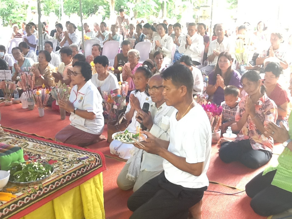 ภาพกล่าวคำถวายกฐินวัดบ้านชาติ