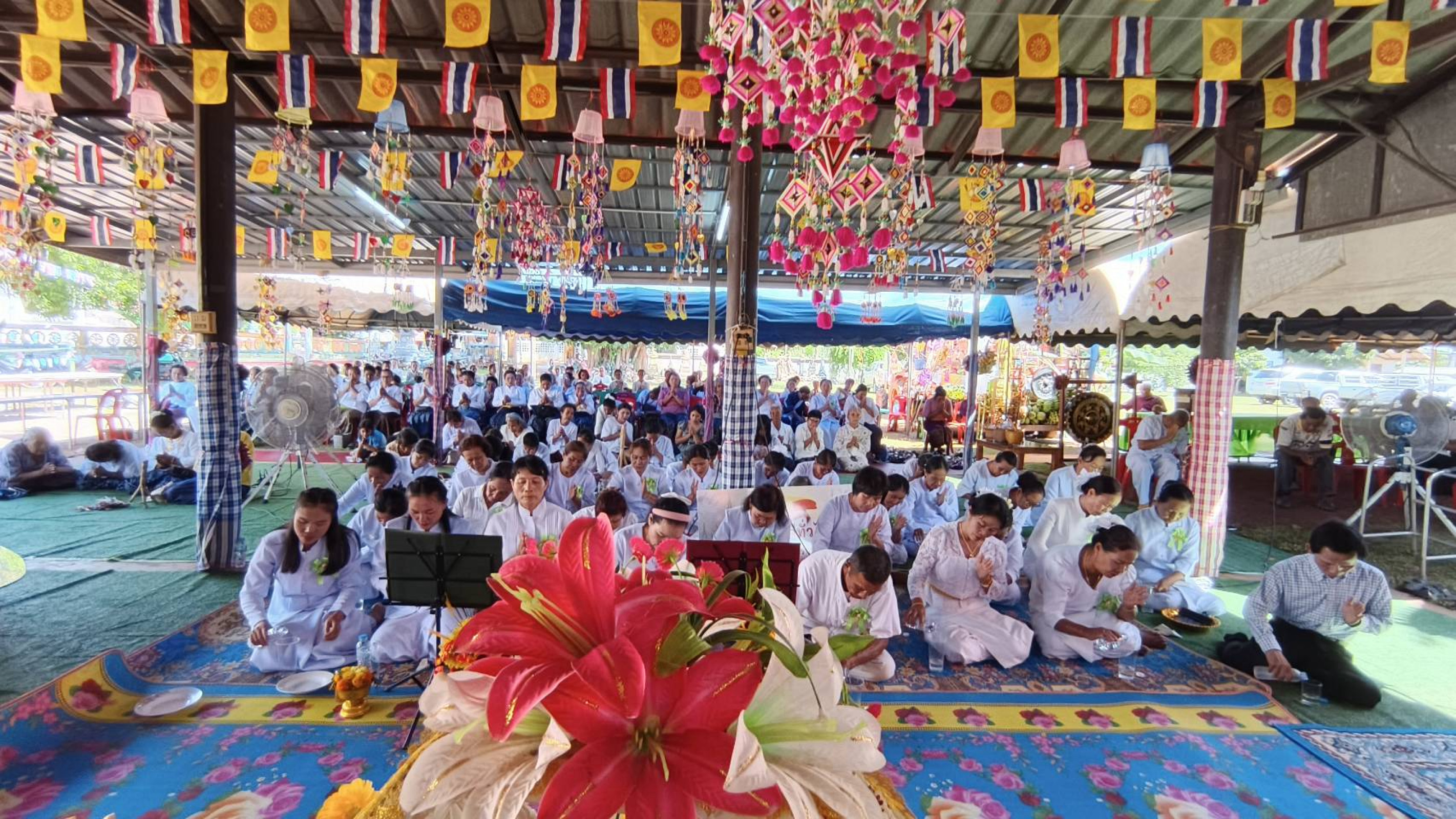 ภาพร่วมพิธีกรรมวัดโพธิ์ชัย