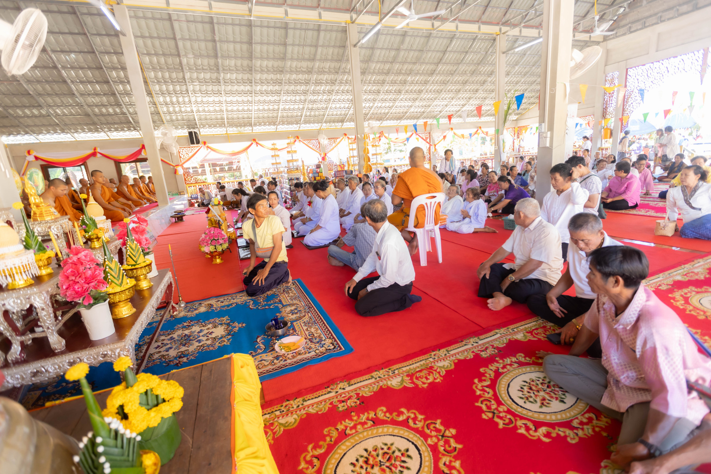 ภาพร่วมพิธีกรรมวัดศรีดอกแก้ว