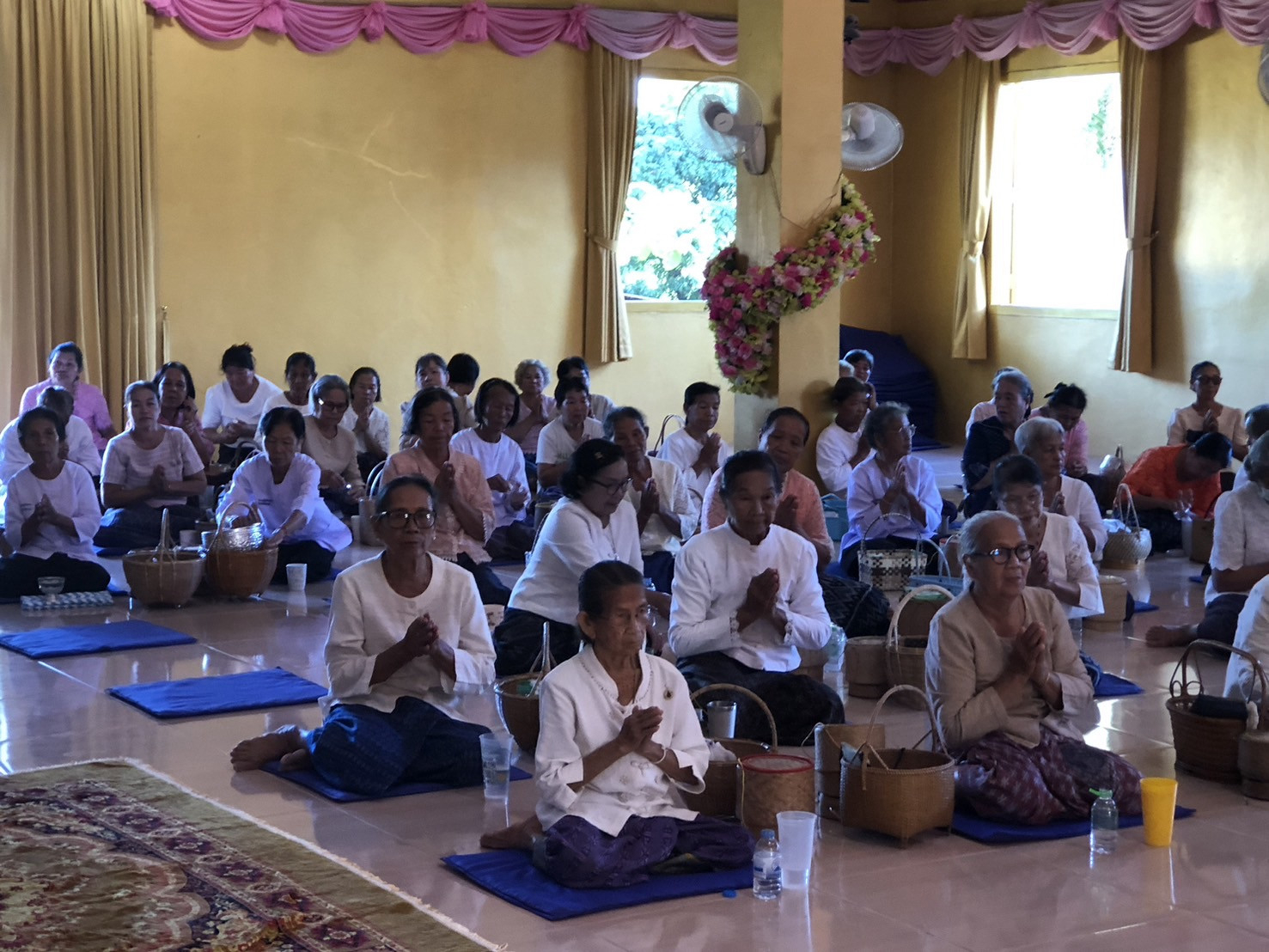 ภาพร่วมพิธีกรรมวัดป่าห้วยหีบ