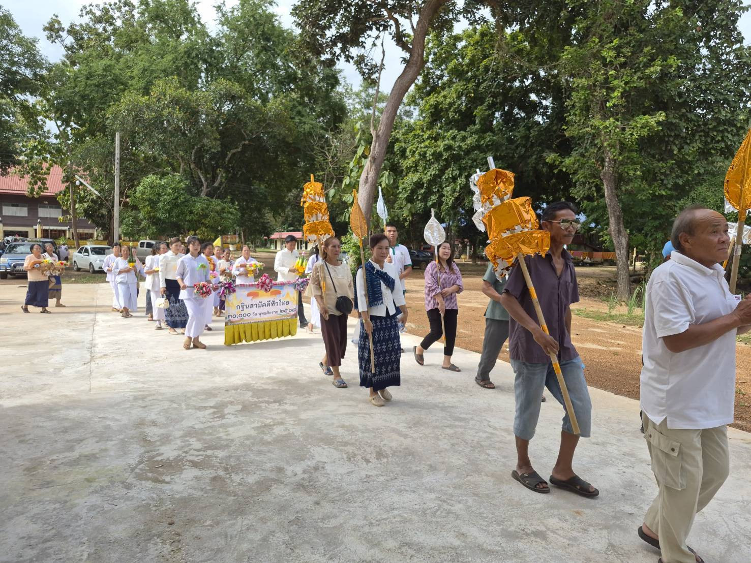 ภาพร่วมพิธีกรรมวัดธรรมบวร