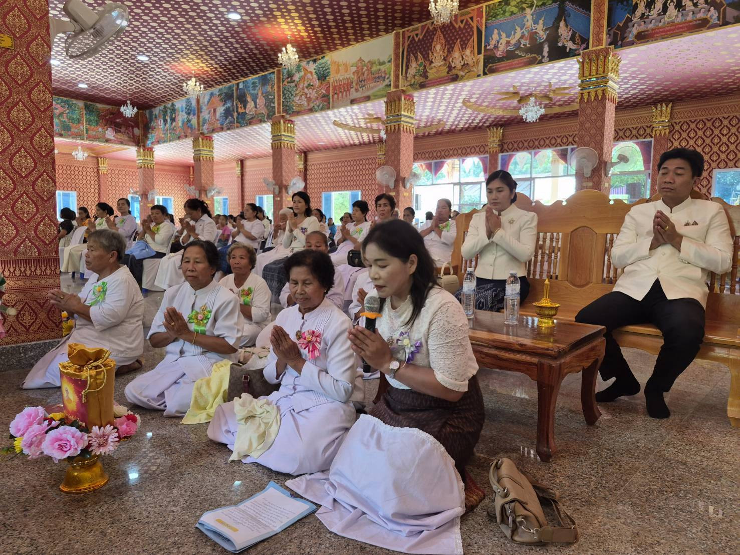 ภาพร่วมพิธีกรรมวัดธรรมบวร