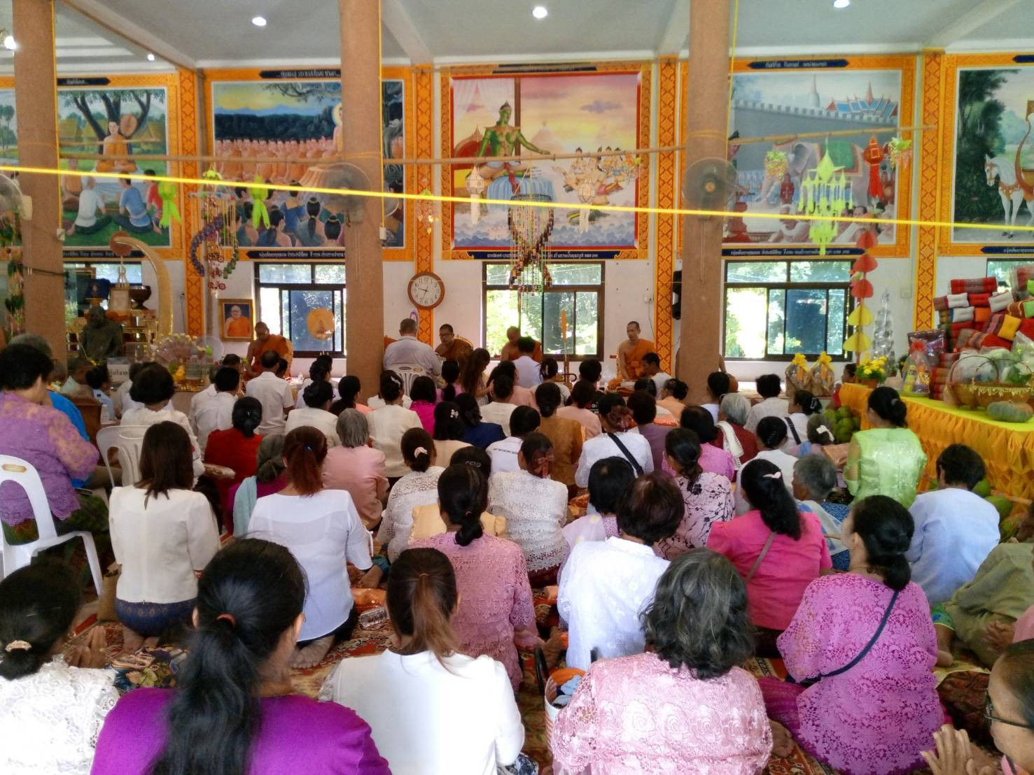 ภาพร่วมพิธีกรรมวัดป่าดู่วนาราม