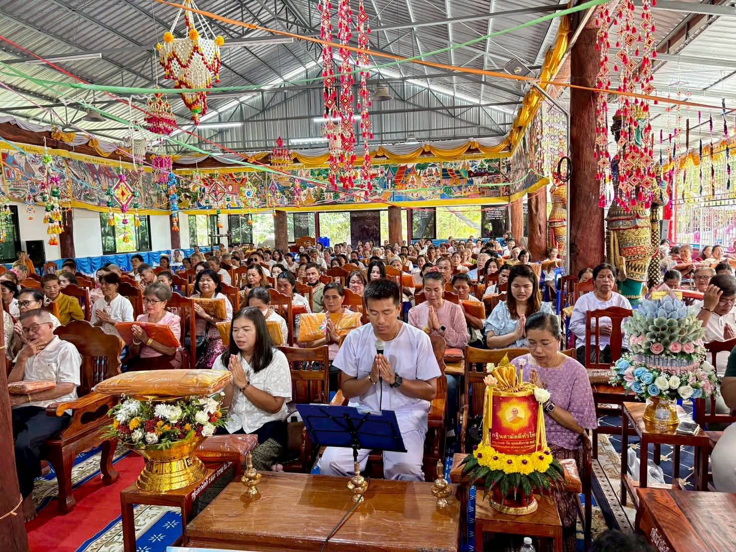 ภาพกล่าวคำถวายกฐินวัดสว่างรังษี