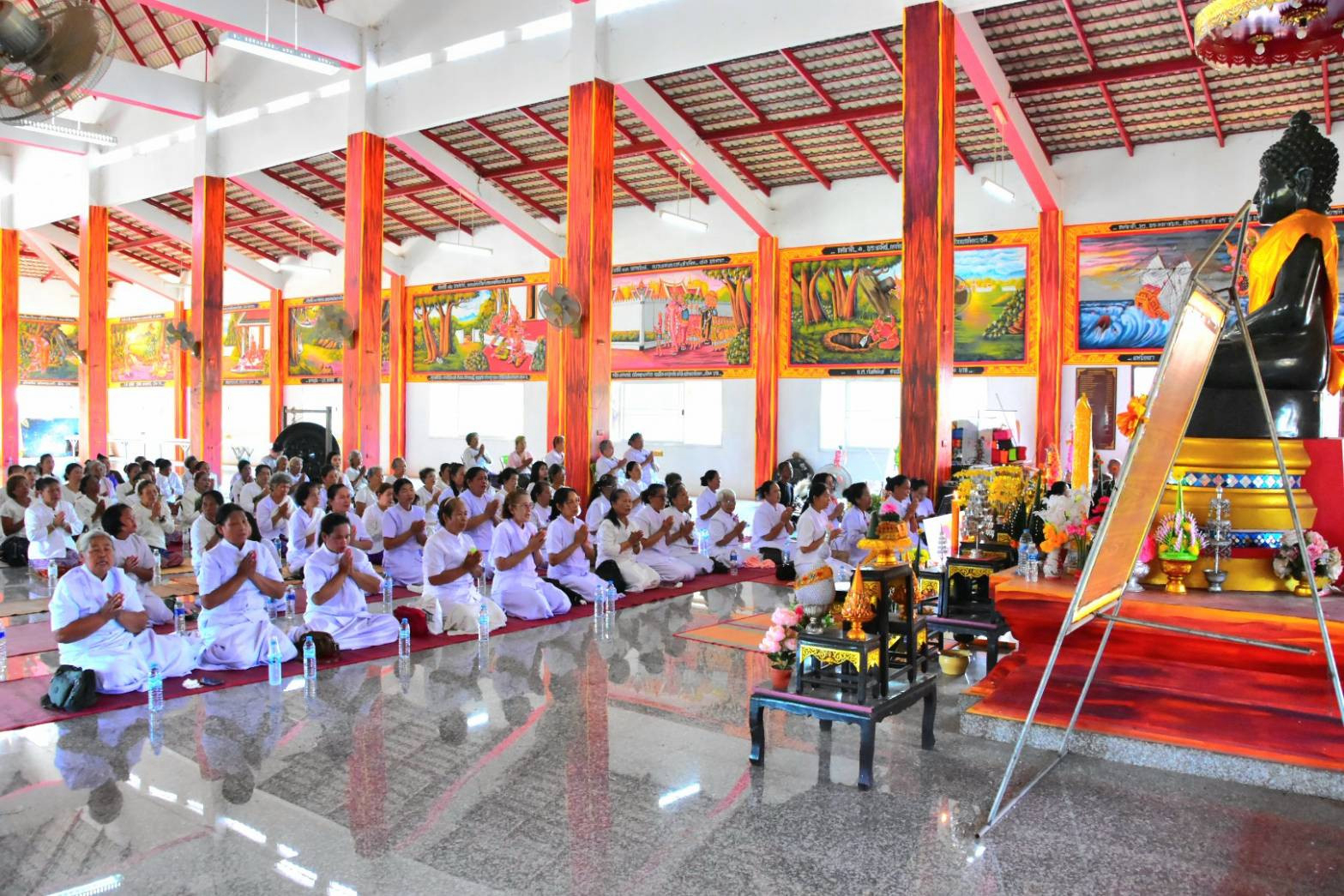 ภาพร่วมพิธีกรรมวัดศรีสะถาน