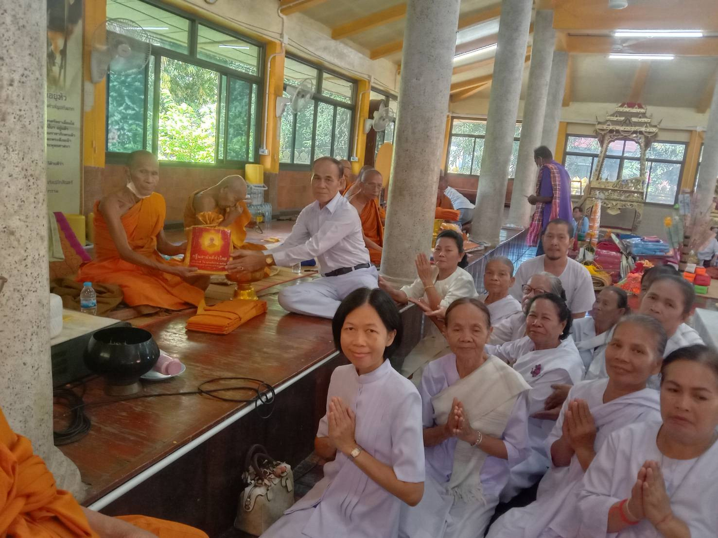 ภาพร่วมพิธีกรรมวัดส้มป่อย