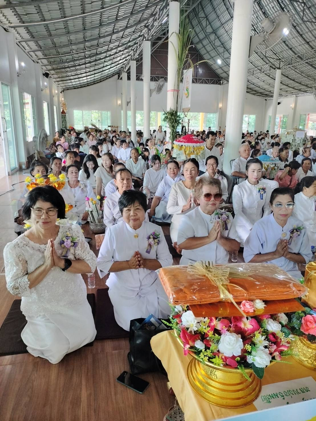 ภาพร่วมพิธีกรรมวัดป่าแสนสำราญ