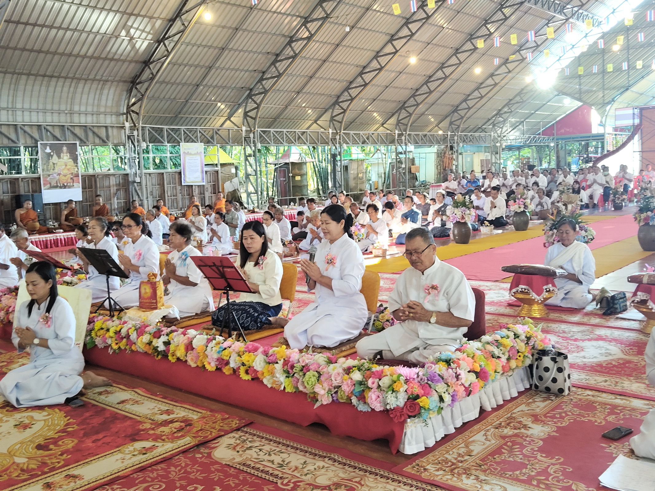 ภาพร่วมพิธีกรรมวัดศิลาอาสน์