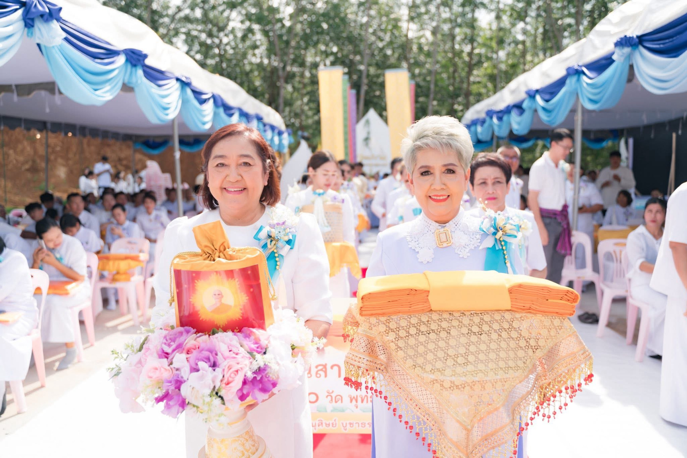 ภาพร่วมขบวนกฐินศูนย์ปฏิบัติธรรมแก้วเมืองเลย