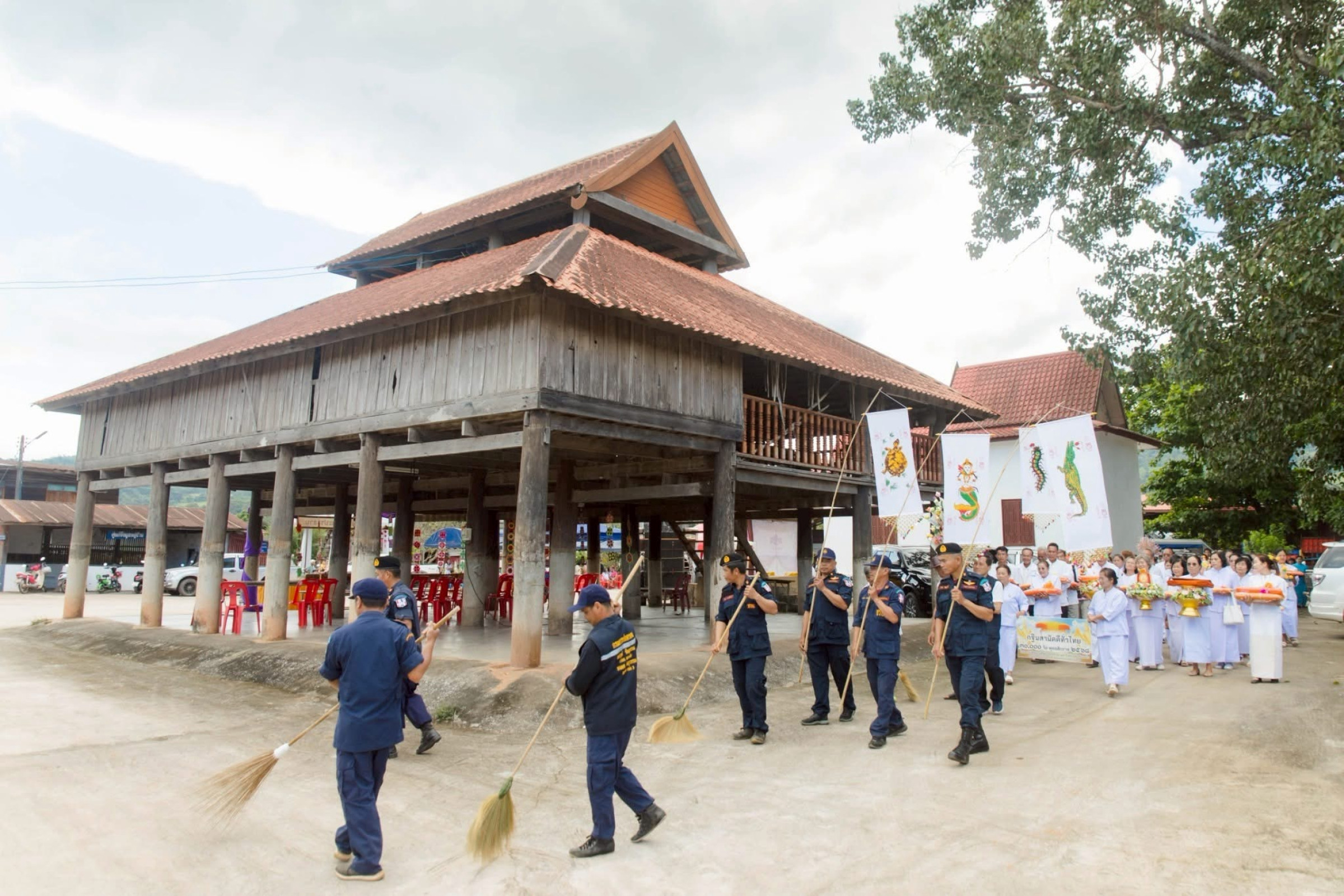ภาพร่วมพิธีกรรมวัดศรีบุญเรือง