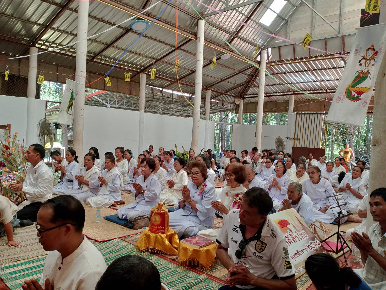 ภาพร่วมพิธีกรรมวัดป่าอริยธรรม