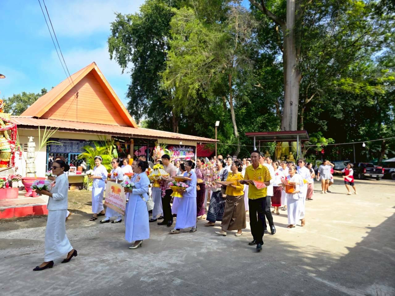 ภาพร่วมพิธีกรรมวัดป่าสันติธรรมาราม