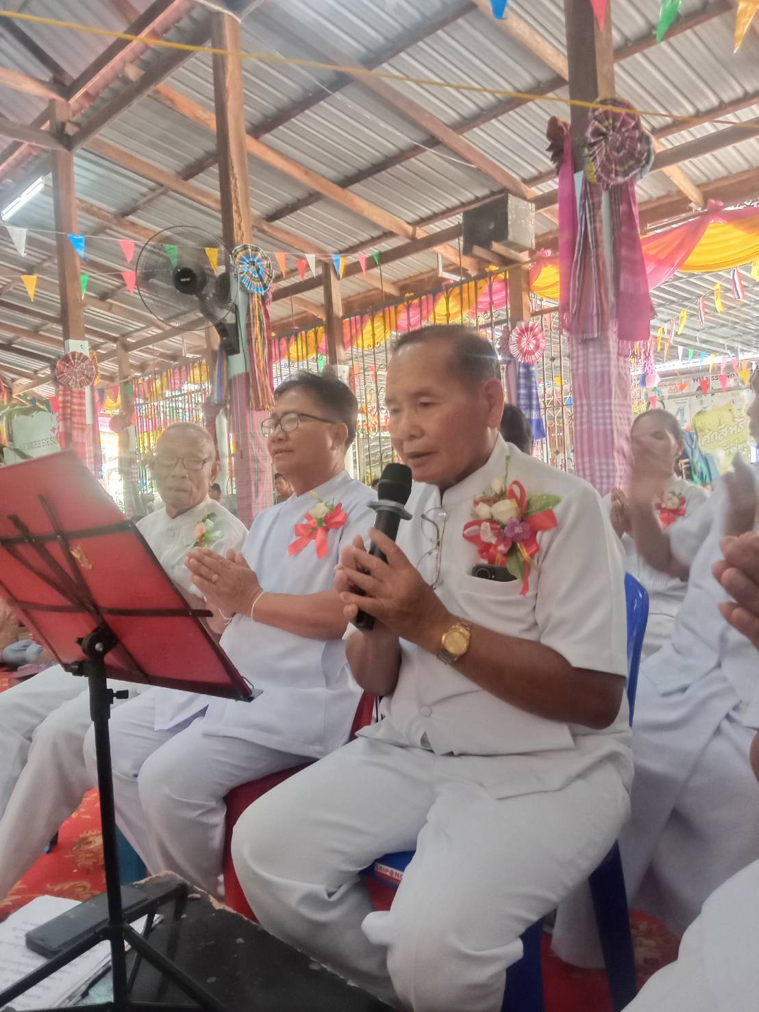 ภาพกล่าวคำถวายกฐินวัดไตรมิตรสามัคคี