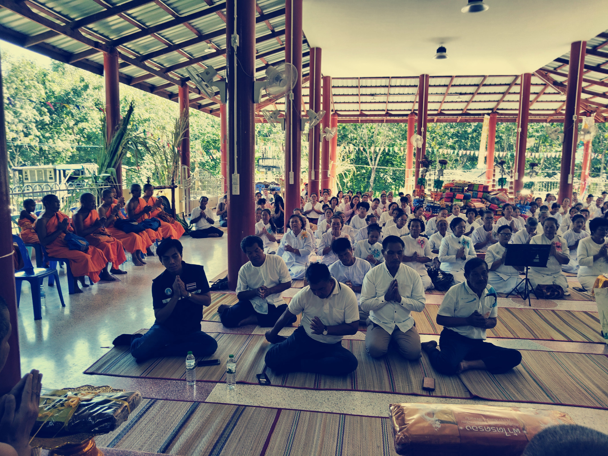 ภาพร่วมพิธีกรรมวัดสันติวิมุตยาราม