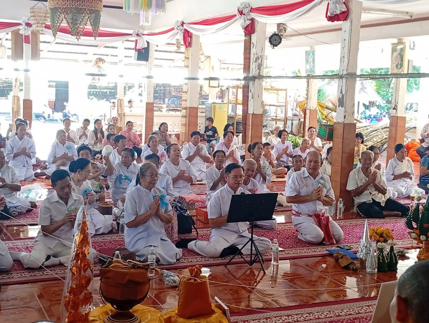 ภาพร่วมพิธีกรรมวัดเขื่อนสามัคคี