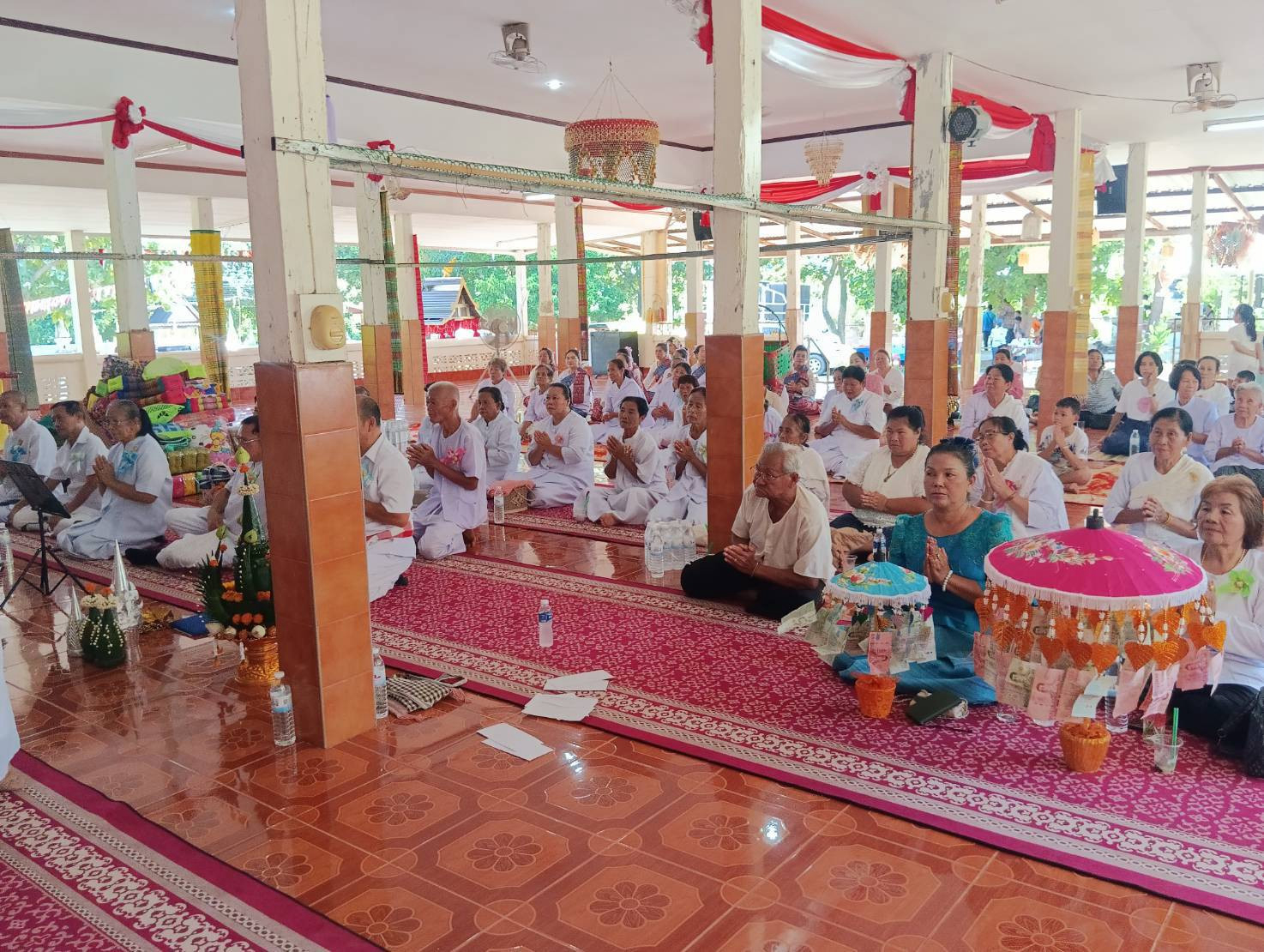 ภาพร่วมพิธีกรรมวัดเขื่อนสามัคคี